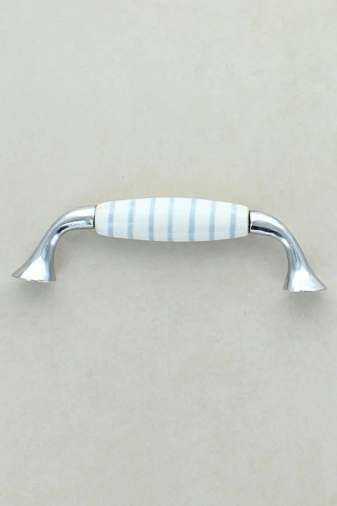 Grey stirpes On White