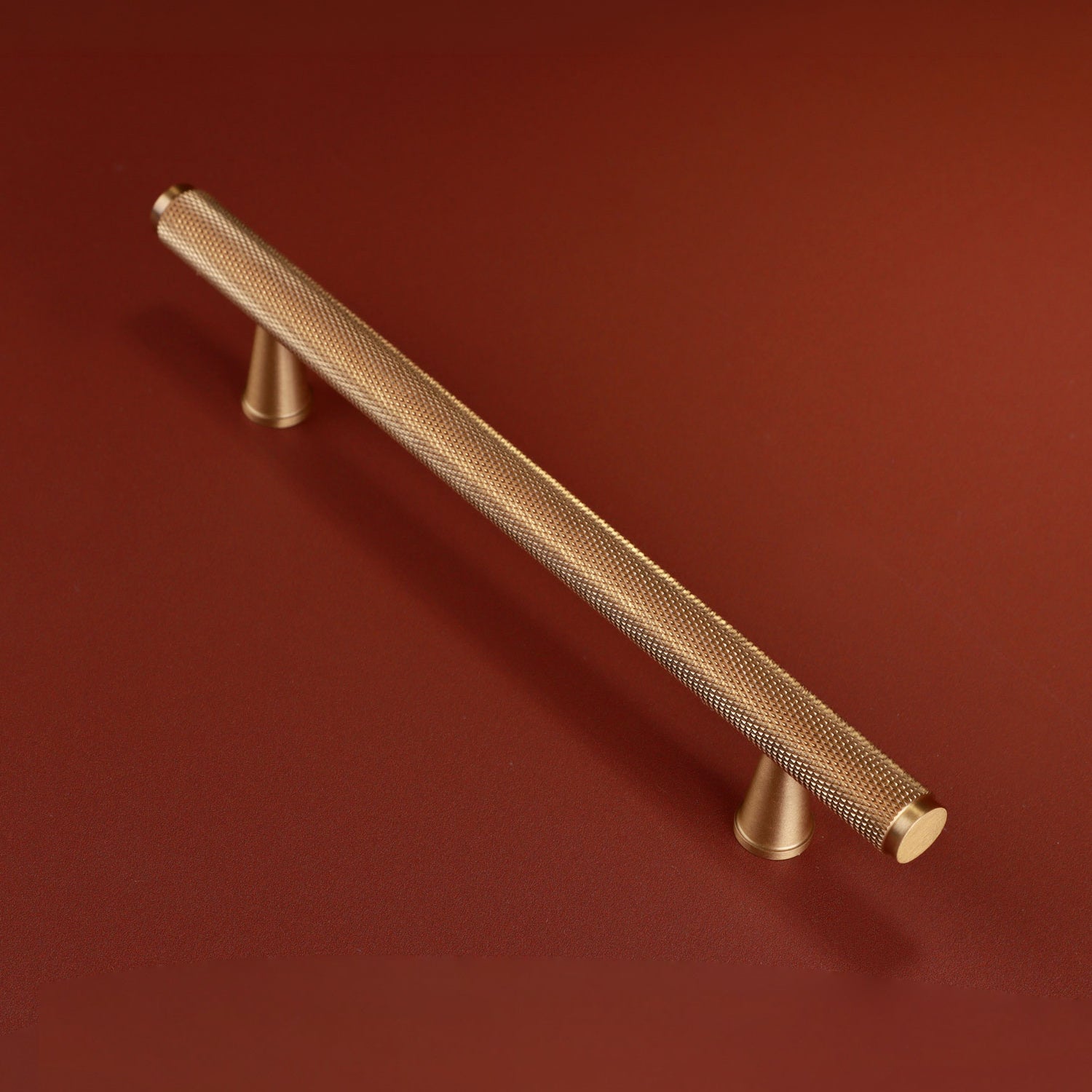 Chelsea Solid Brass Diamond-Knurled Architectural Bar Pull Handle In Satin Brass Finish