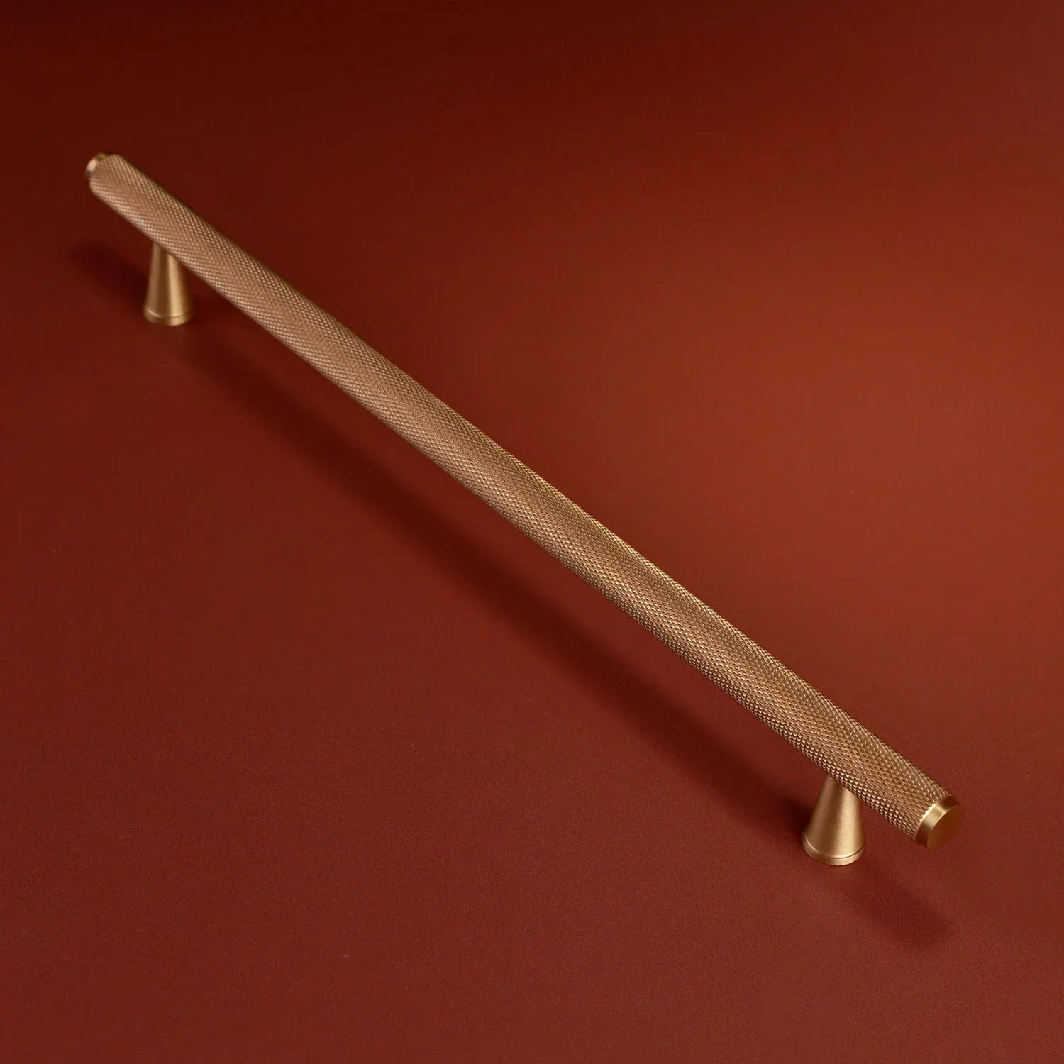 Chelsea Solid Brass Diamond-Knurled Architectural Bar Pull Handle In Satin Brass Finish
