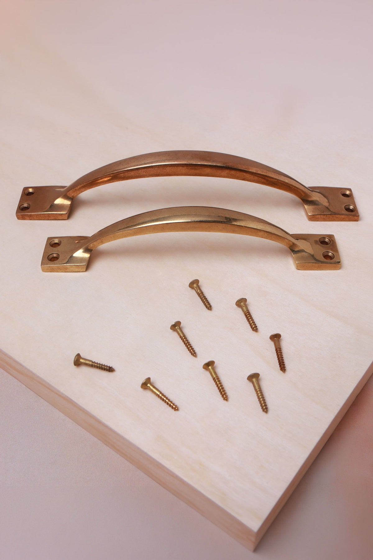 Pull handle in aged brass