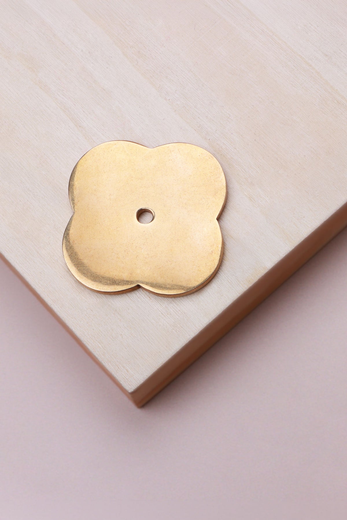 Aged brass quatrefoil backplate, 42 x 42mm: solid brass with a 4mm centre hole for the knob bolt