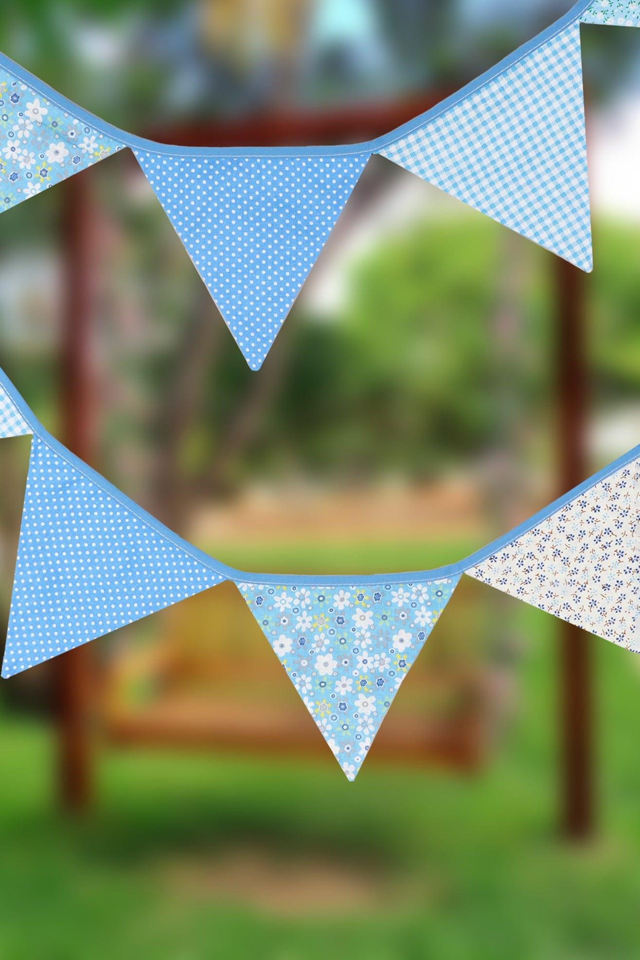 G Decor Bunting Blue Whimsical Waves: Blue and White Patterned Cloth Bunting
