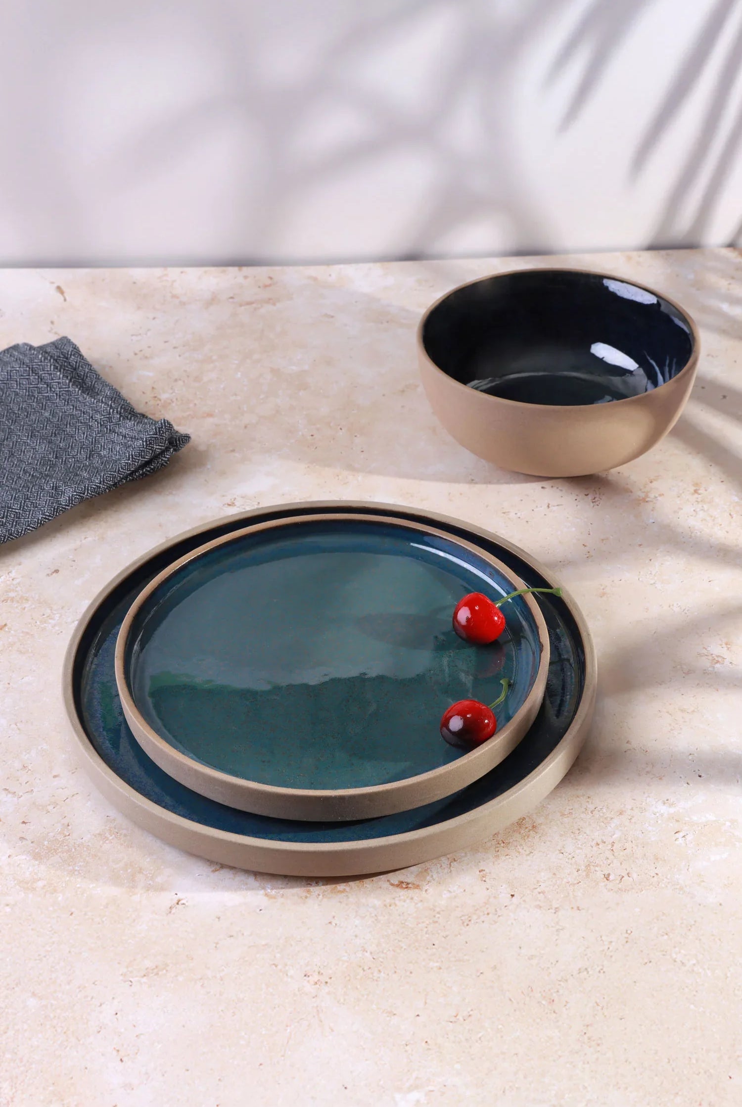 Canvara Handcrafted Stoneware Tableware Collection Contemporary Plates & Bowls in Teal and Natural Finish - G Decor