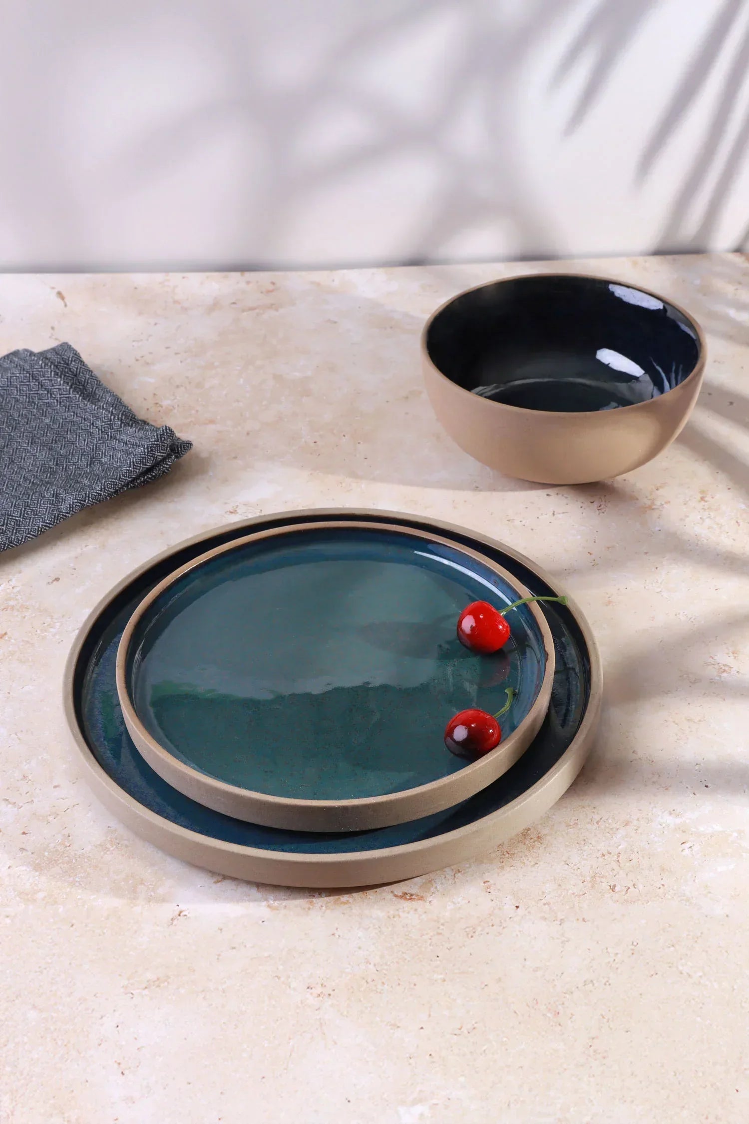 Canvara Handcrafted Stoneware Tableware Collection Contemporary Plates & Bowls in Teal and Natural Finish - G Decor