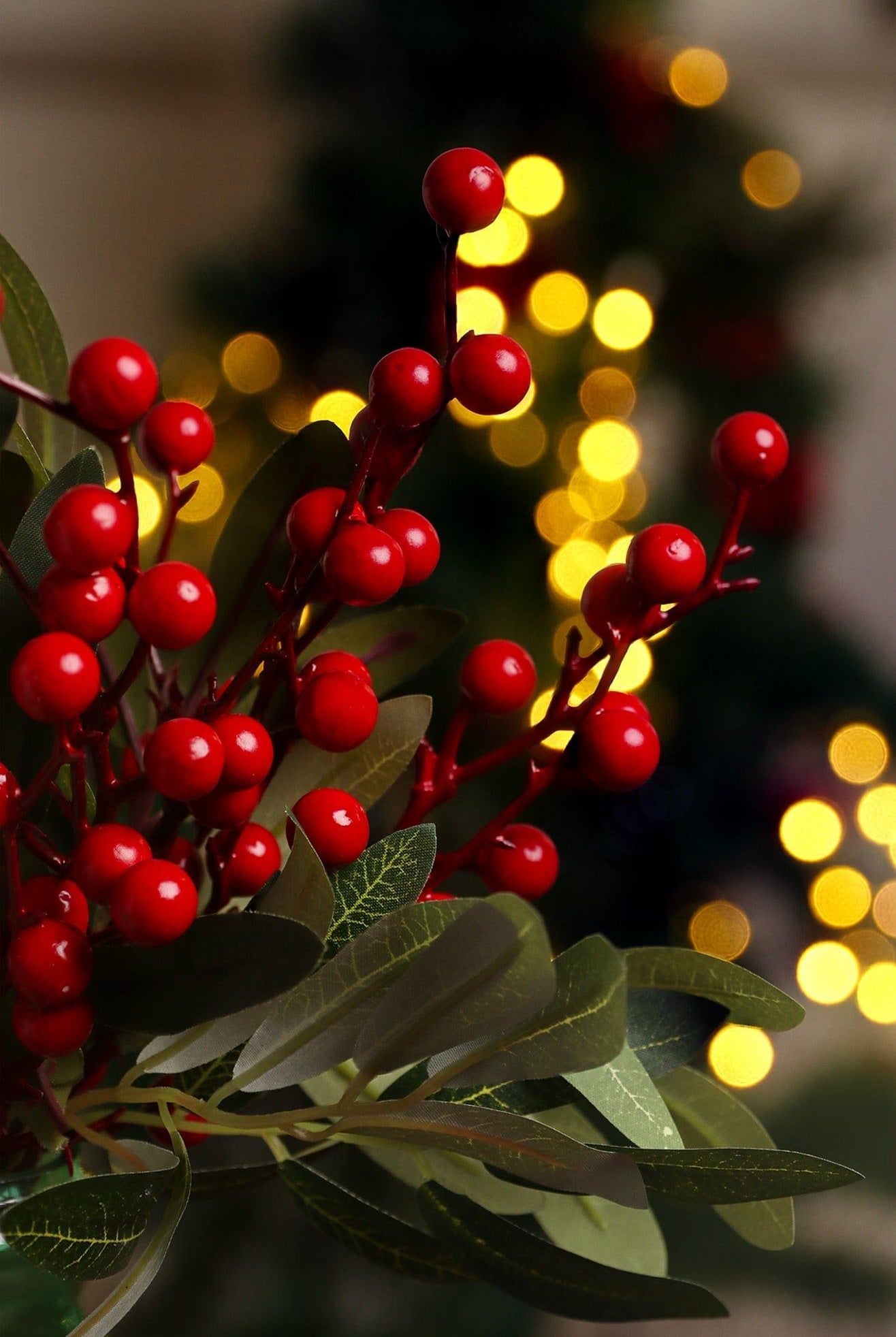 Festive Red Holly Hand-Finished Green Leaf Christmas Branch & Stem Berries Decoration - G Decor