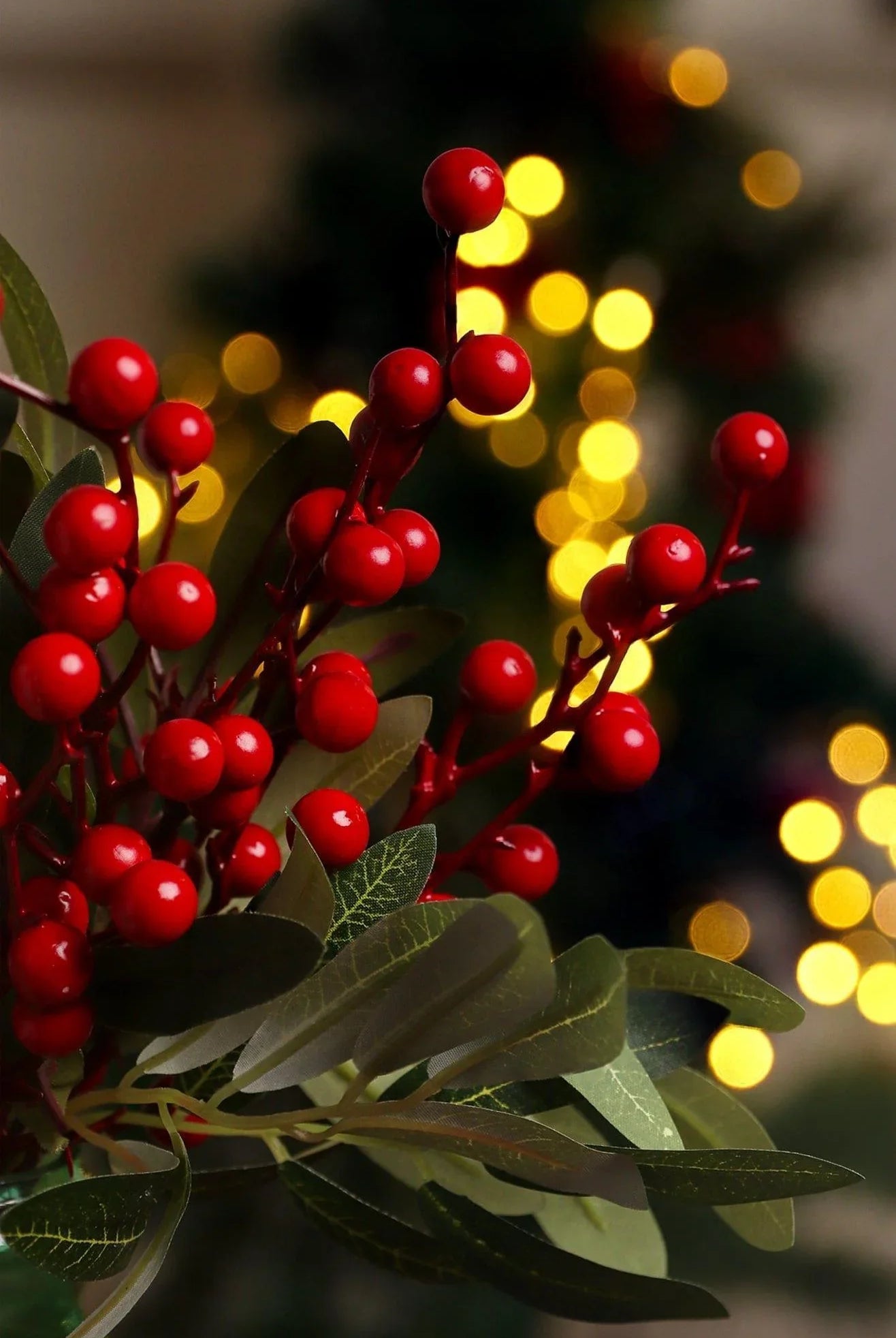 Festive Red Holly Hand-Finished Green Leaf Christmas Branch & Stem Berries Decoration - G Decor