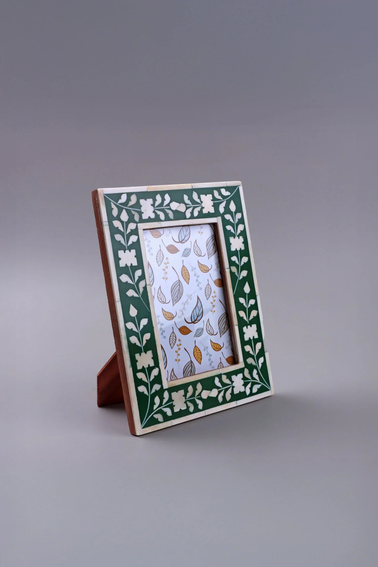 Folia Handcrafted Horn Bone Inlay Photo Frame Forest Green Floral Picture Display - G Decor