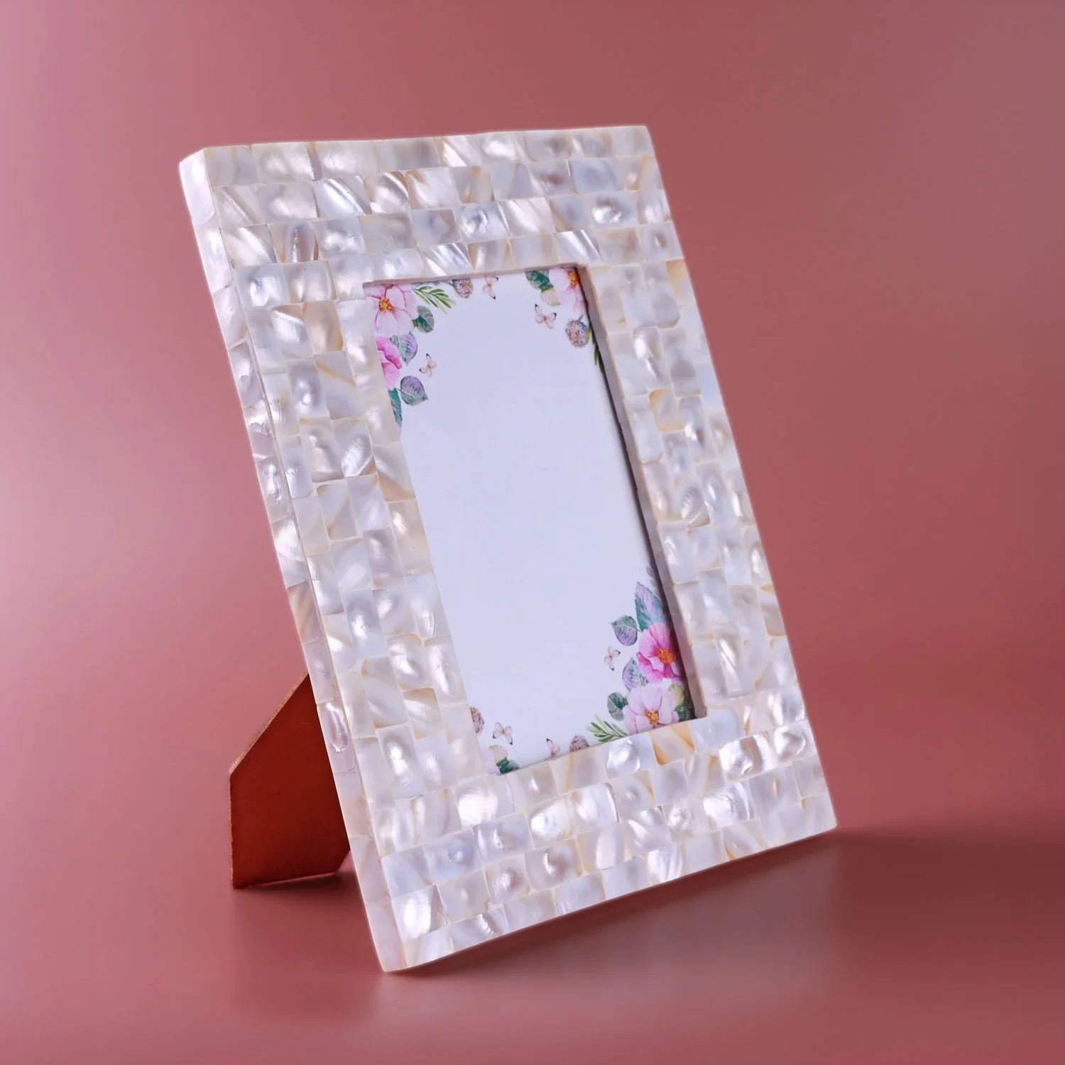 Marcelline Handmade Mother of Pearl Photo Frame Soft Gold Édition d’Art Picture Display - G Decor