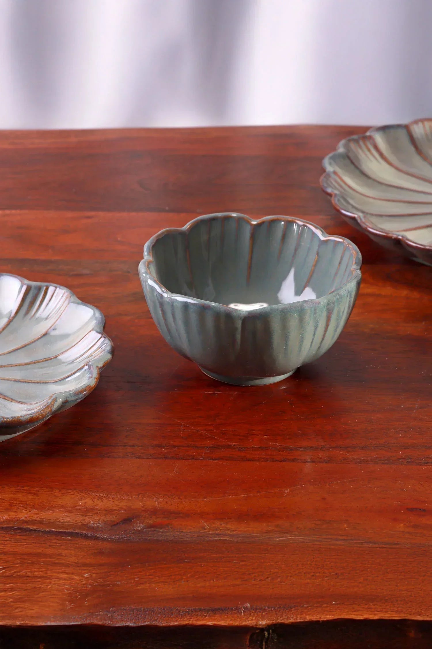petal-bloom-handcrafted-stoneware-tableware-collection-floral-carved-plates-and-bowls-g-decor-10769 - G Decor