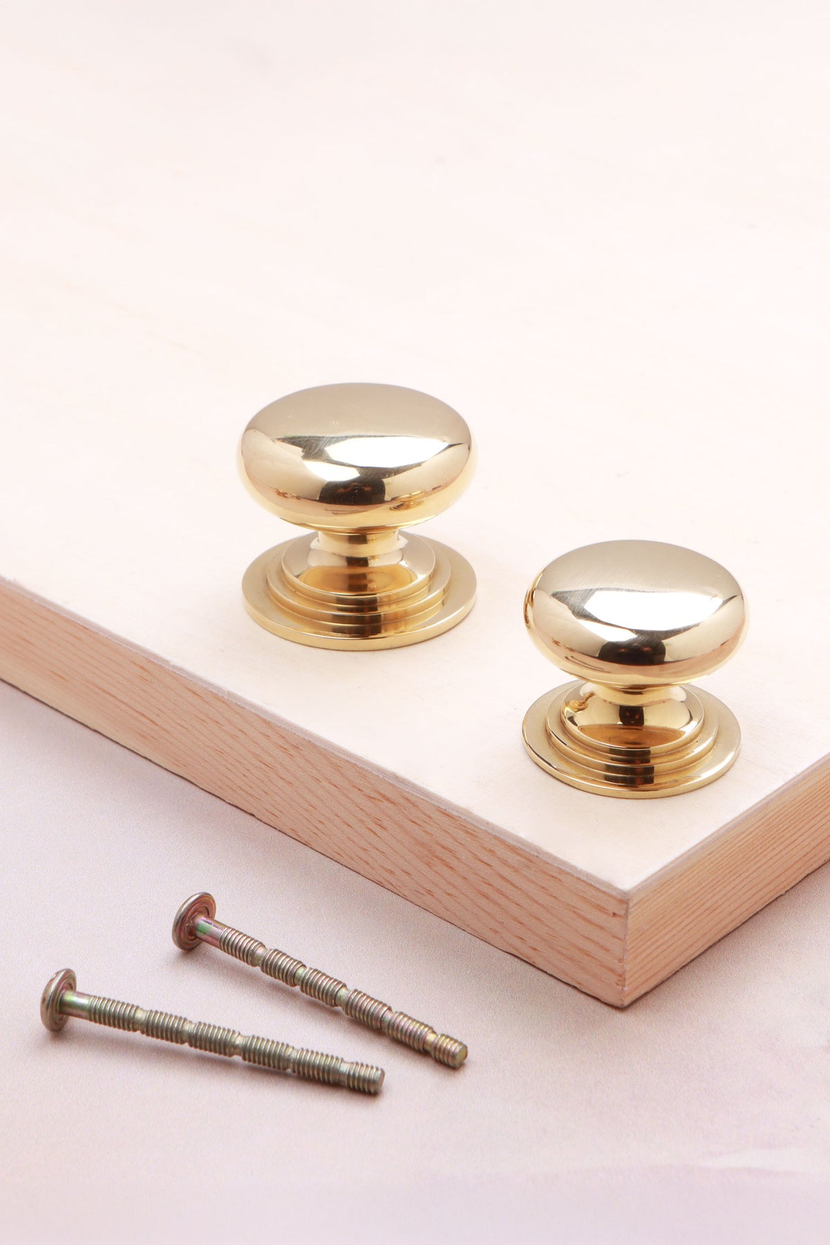 Victorian cabinet knob in polished brass