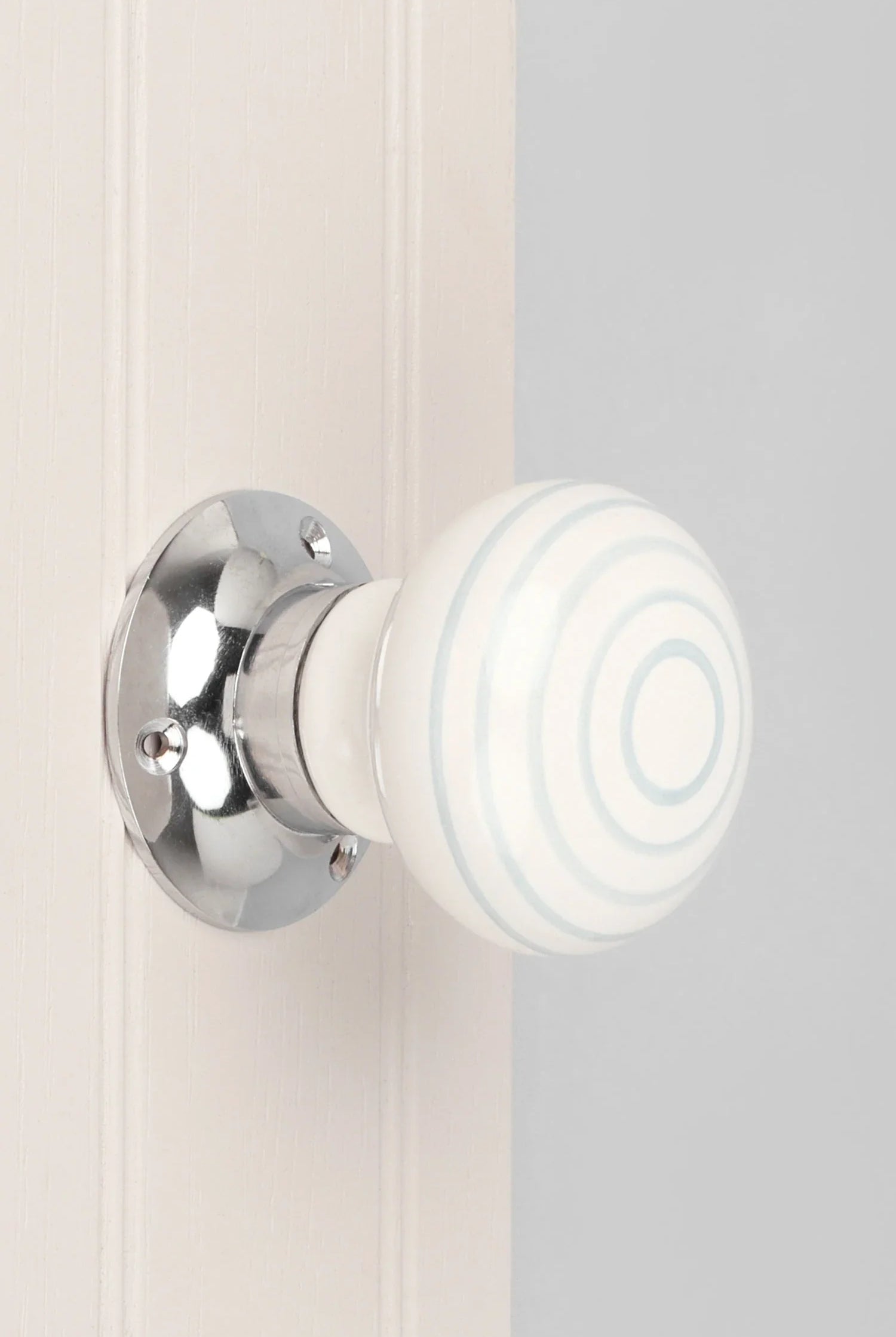 Ringbourne Handcrafted & Hand-Painted White Ceramic Mortice Door Handles with Grey Stripe Rings – Internal Turning Knobs for Bedroom, Kitchen & Interior Doors with Chrome Base - G Decor