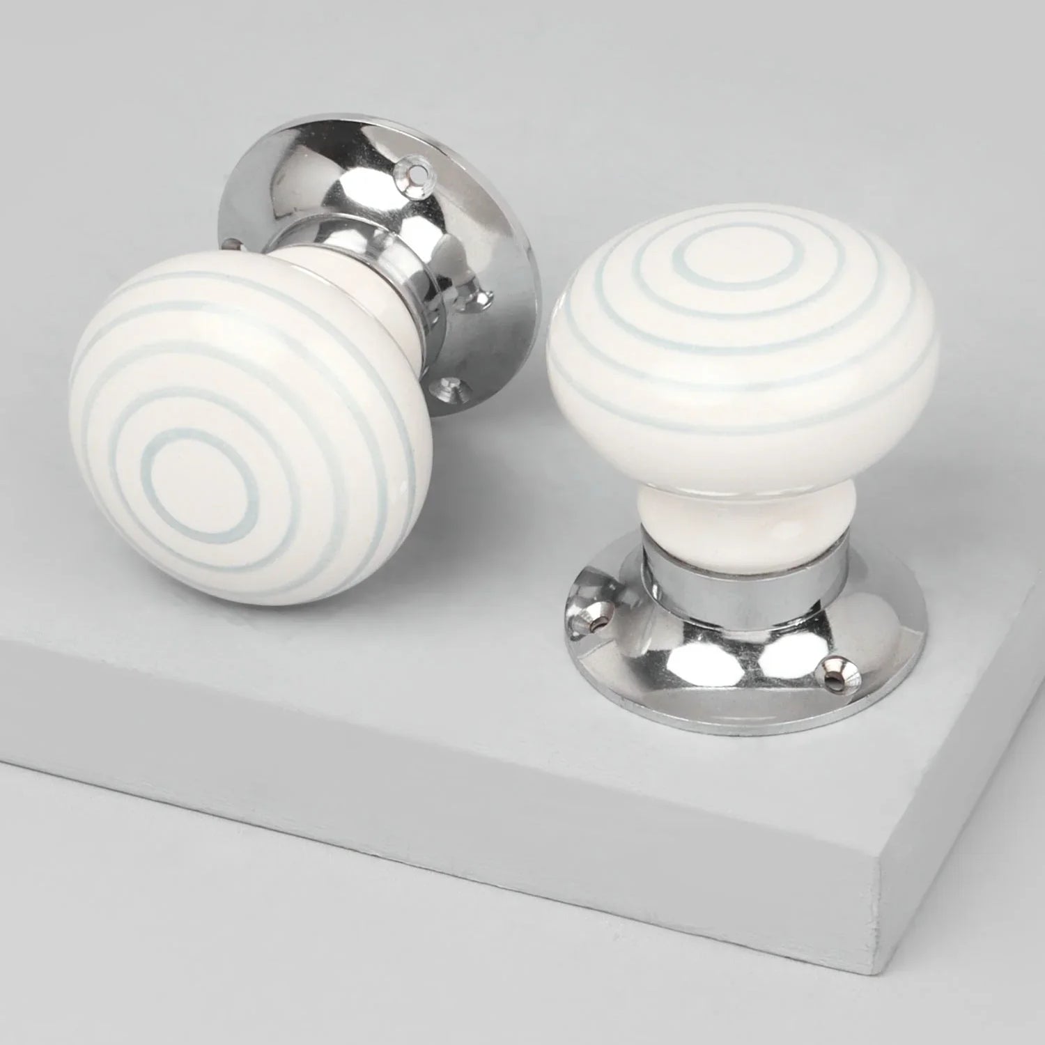 Ringbourne Handcrafted & Hand-Painted White Ceramic Mortice Door Handles with Grey Stripe Rings – Internal Turning Knobs for Bedroom, Kitchen & Interior Doors with Chrome Base - G Decor