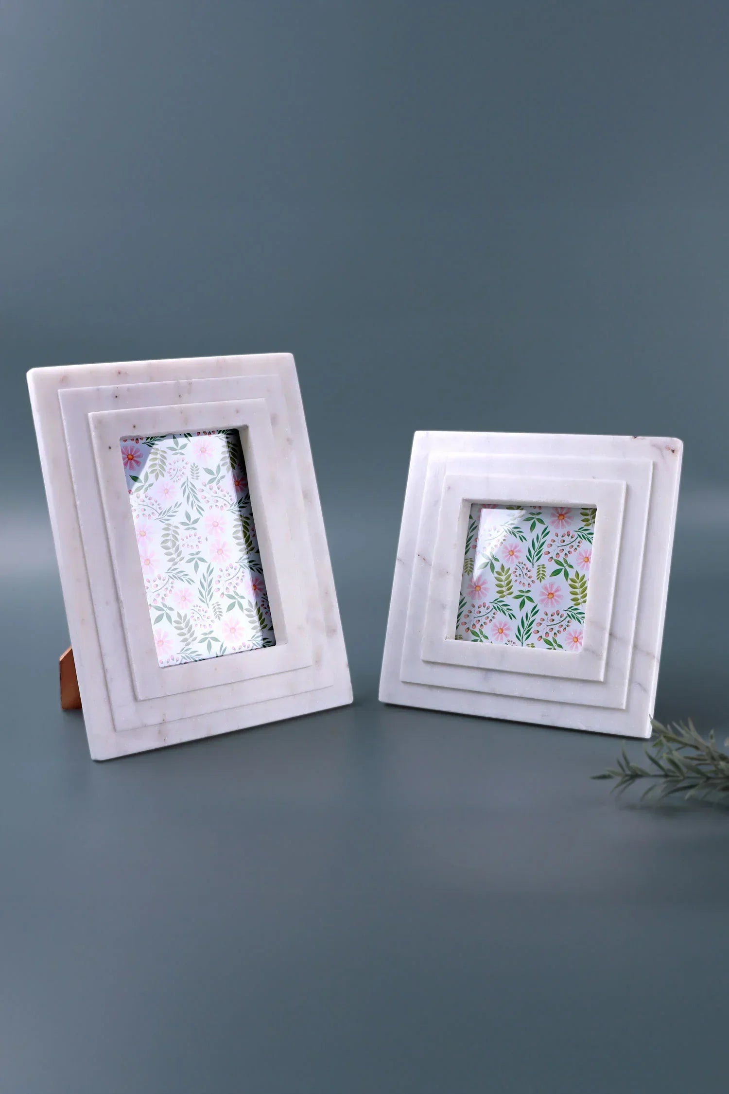 Roma Gradus Marble Photo Frame with Stepped Architecture — G Decor