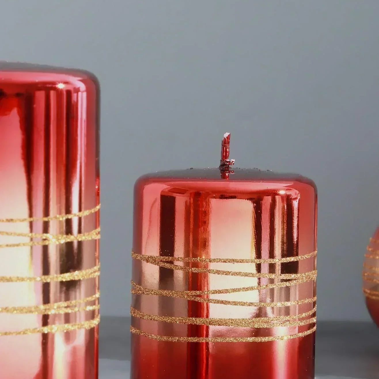 Roselane Mirror Glass Effect Limited Edition Hand-Finished Gold Stripe Glitter Pillar Candle – Crimson Red - G Decor