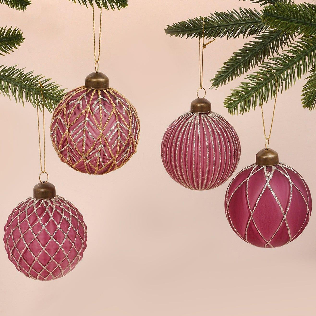 Set of 4 Hand-Painted Glass Rich Pink Plum Glass Christmas Tree Baubles with Gold and Silver Glitter Hanging Ornaments - G Decor