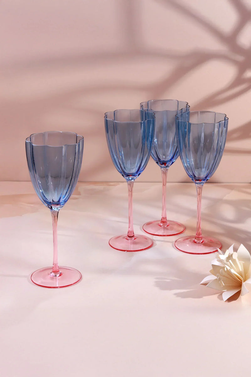 Lot de 4 verres à vin Laurent à pied haut et cannelé