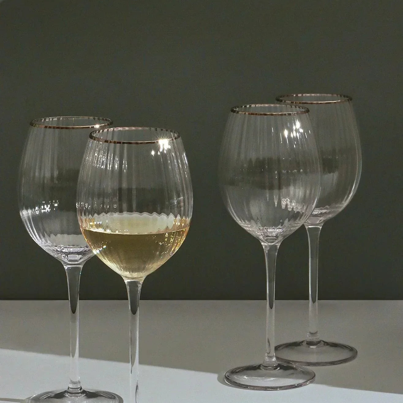Set of 4 Subtle Textured Ribbed Wine Glasses with Silver Rim - G Decor