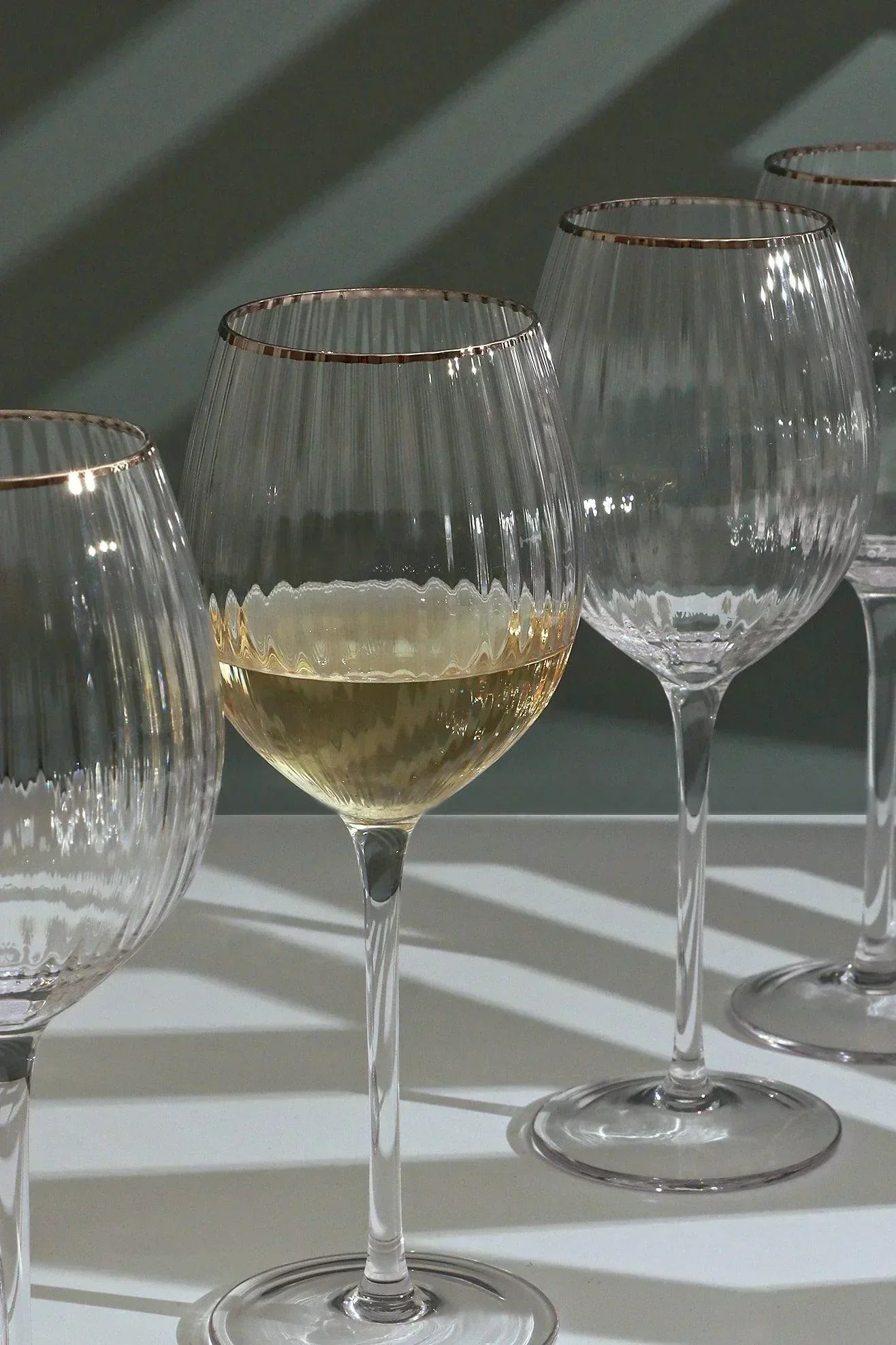 Set of 4 Subtle Textured Ribbed Wine Glasses with Silver Rim - G Decor