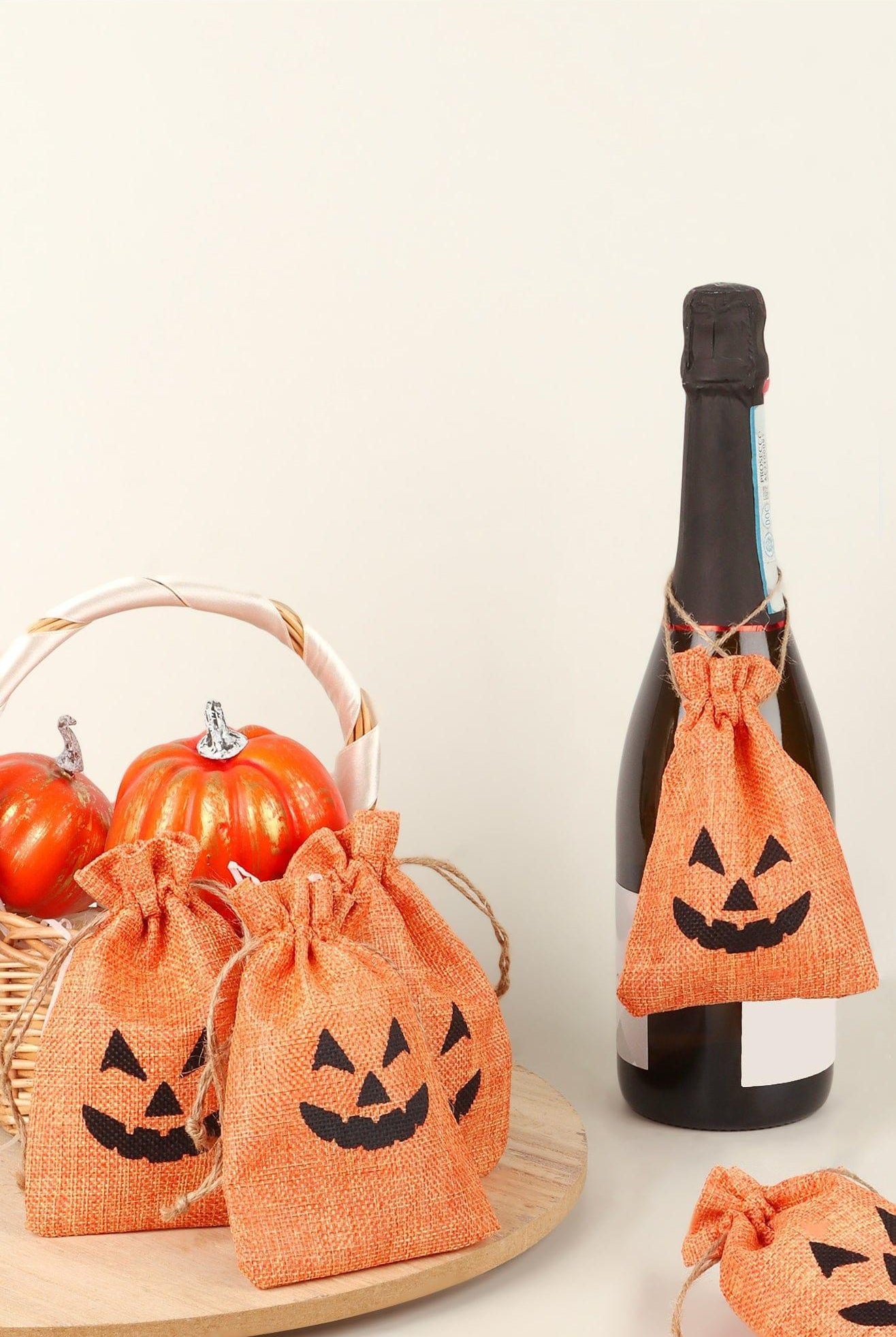Set of 5 or 10 Spooky Jack O'Lantern Halloween Hessian Gift Bags - G Decor