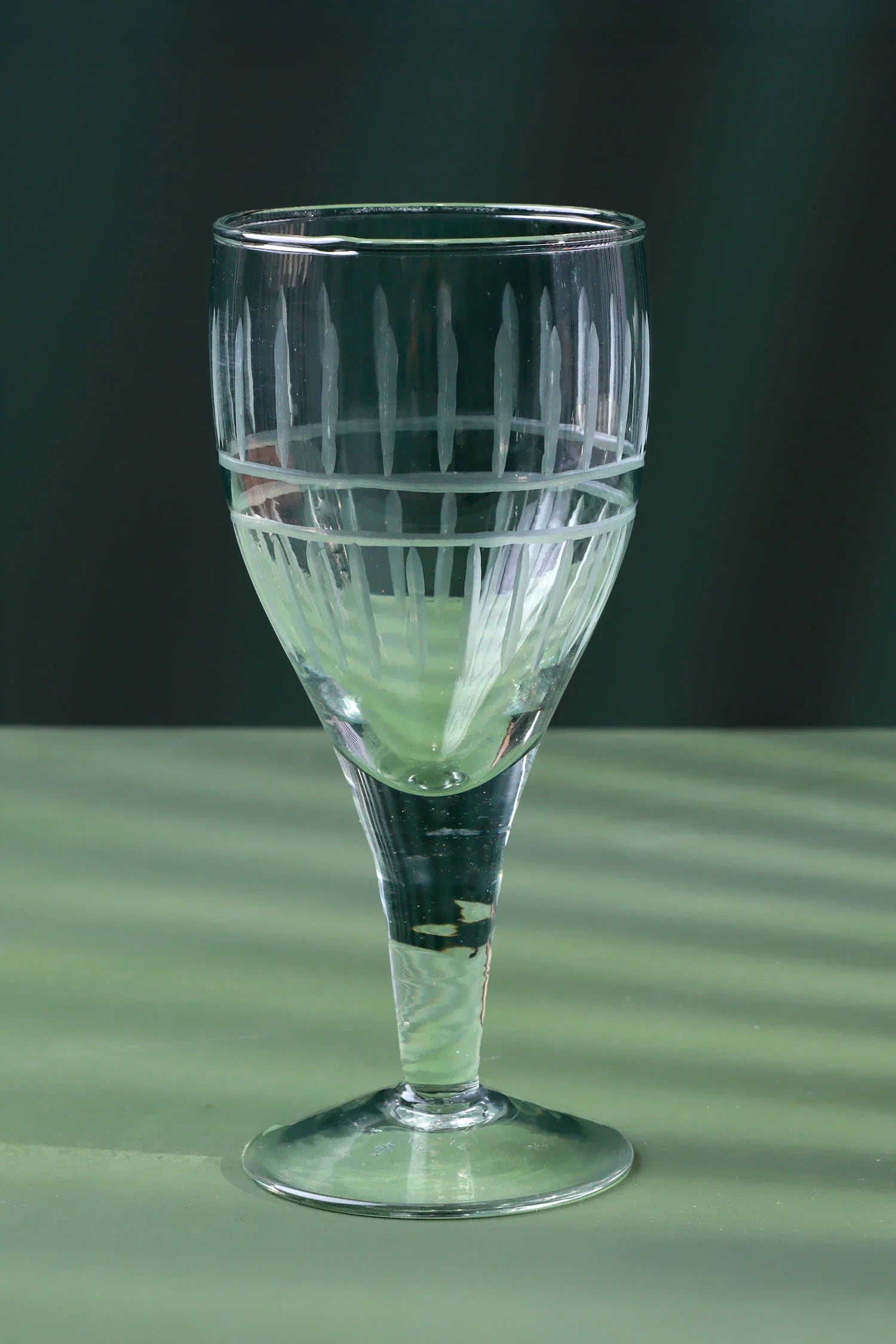 Virelle Set of 4 Handmade Wine Glasses Clear Stemmed Goblets with Hand-Etched Linear Design - G Decor