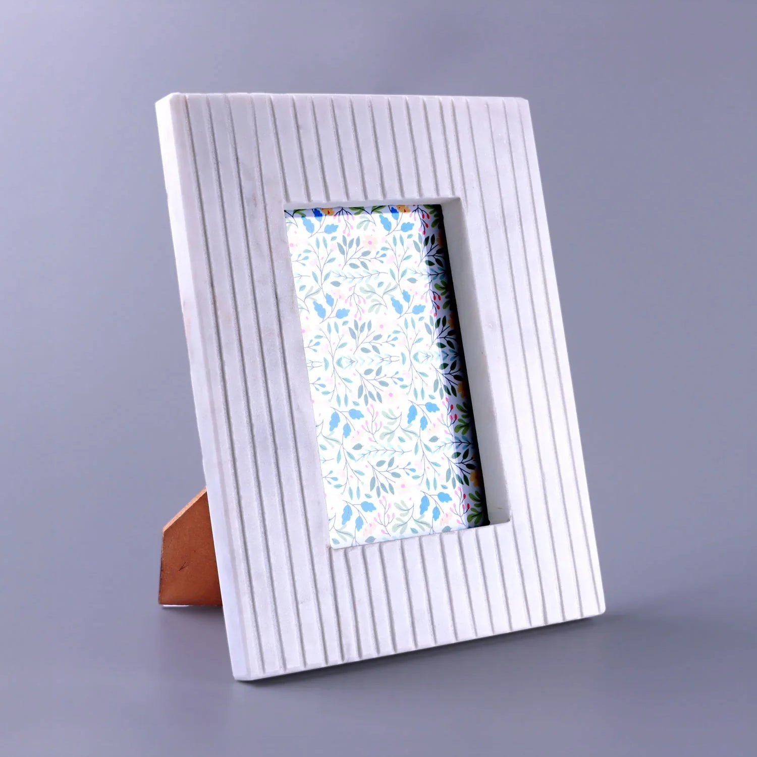 Vittoria Marmo Handcrafted Marble Photo Frame Fluted Vertical Carving Picture Display - G Decor