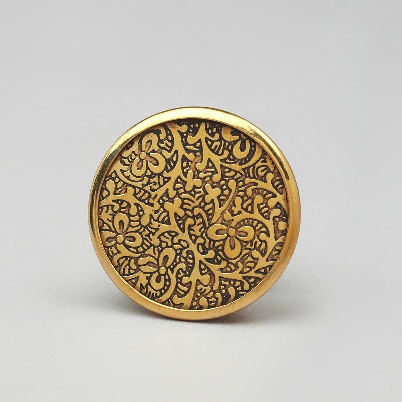 Antique Brass Honeywax Round Pull Knobs with Intricate Detailing - G Decor