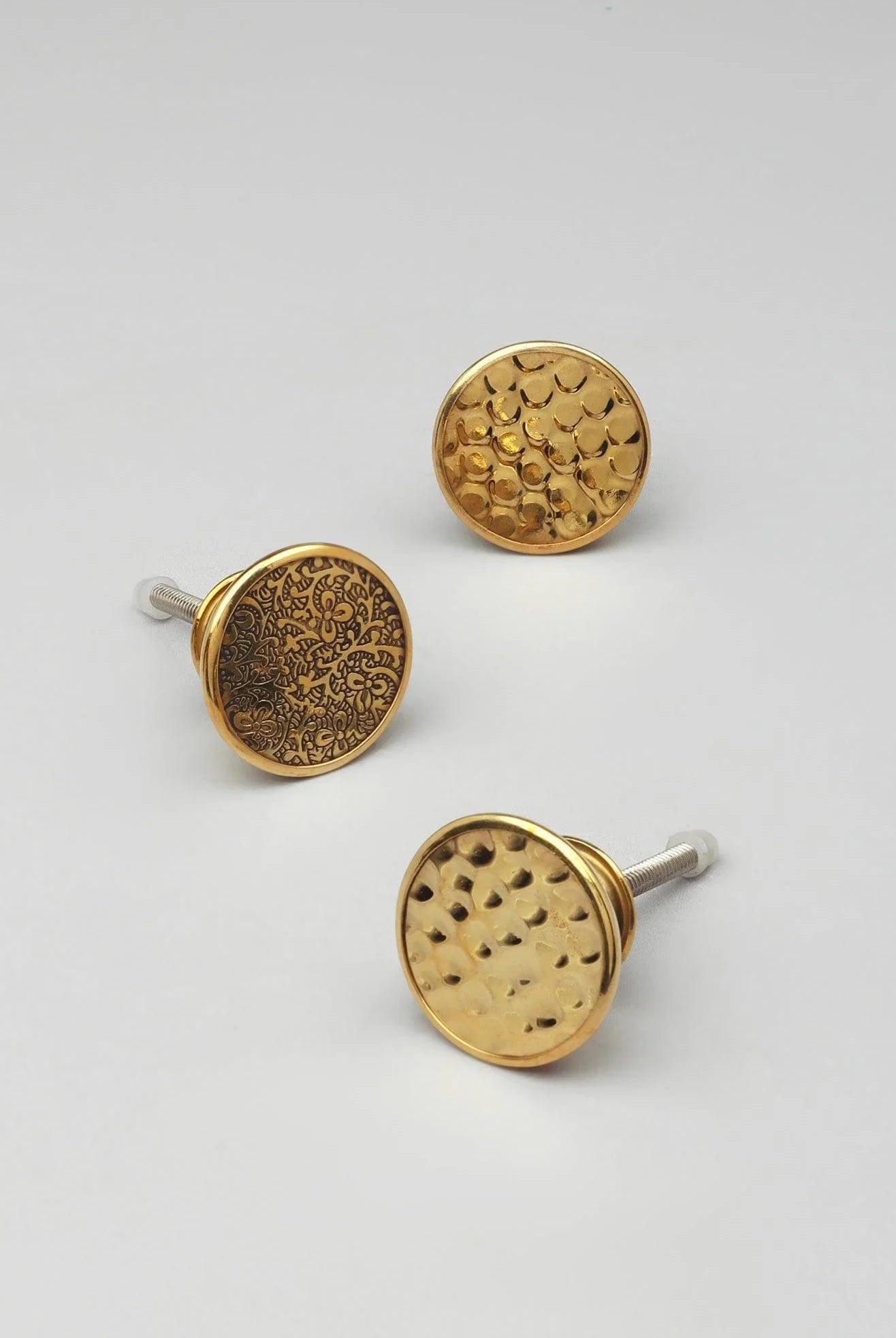 Antique Brass Honeywax Round Pull Knobs with Intricate Detailing - G Decor