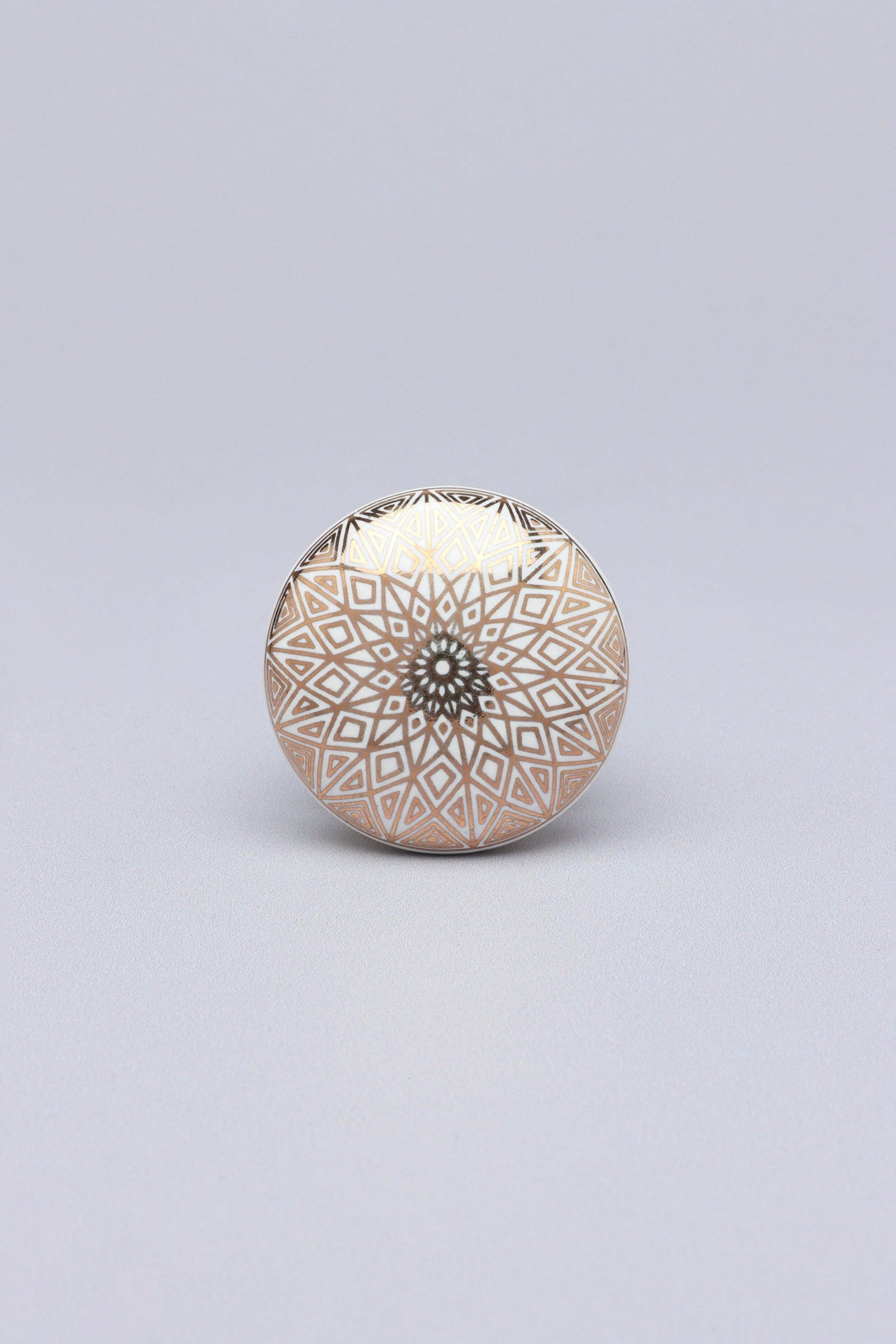 Aristocracy Gold Elegant Ceramic Cabinet Knob — close-up view, G Decor