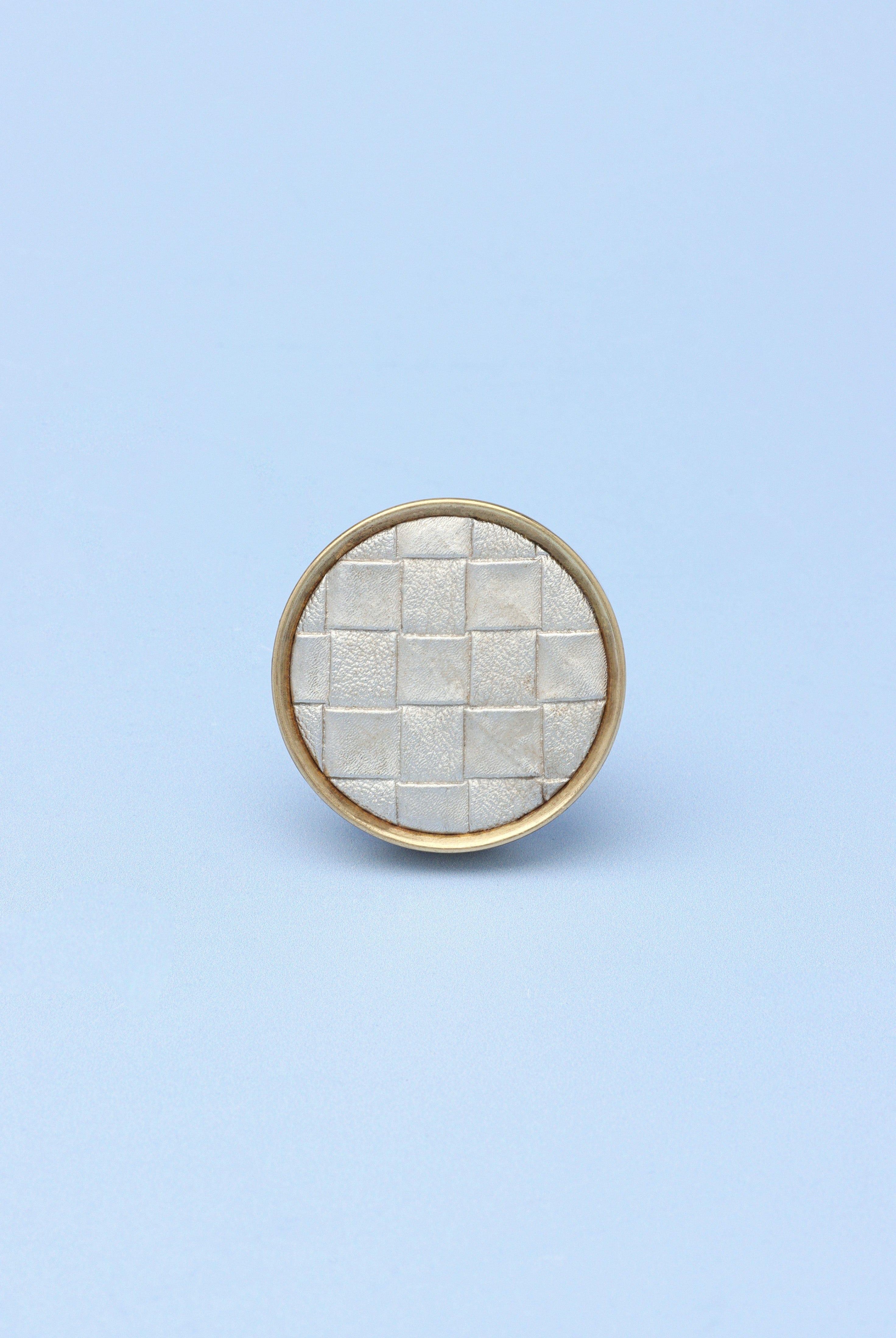 Attraente Brass Round Circular Detailed Pull Knob - G Decor