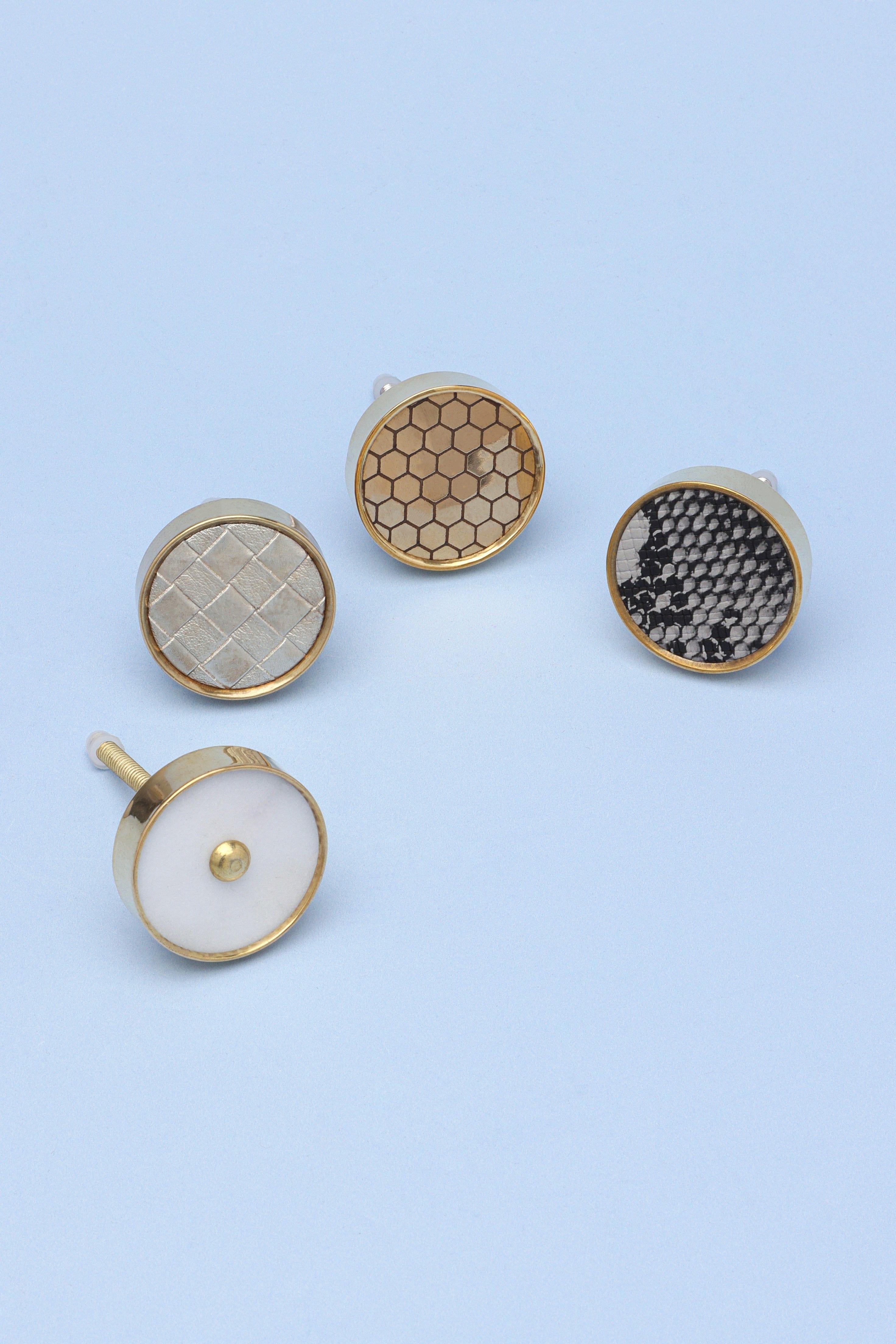 Attraente Brass Round Circular Detailed Pull Knob - G Decor