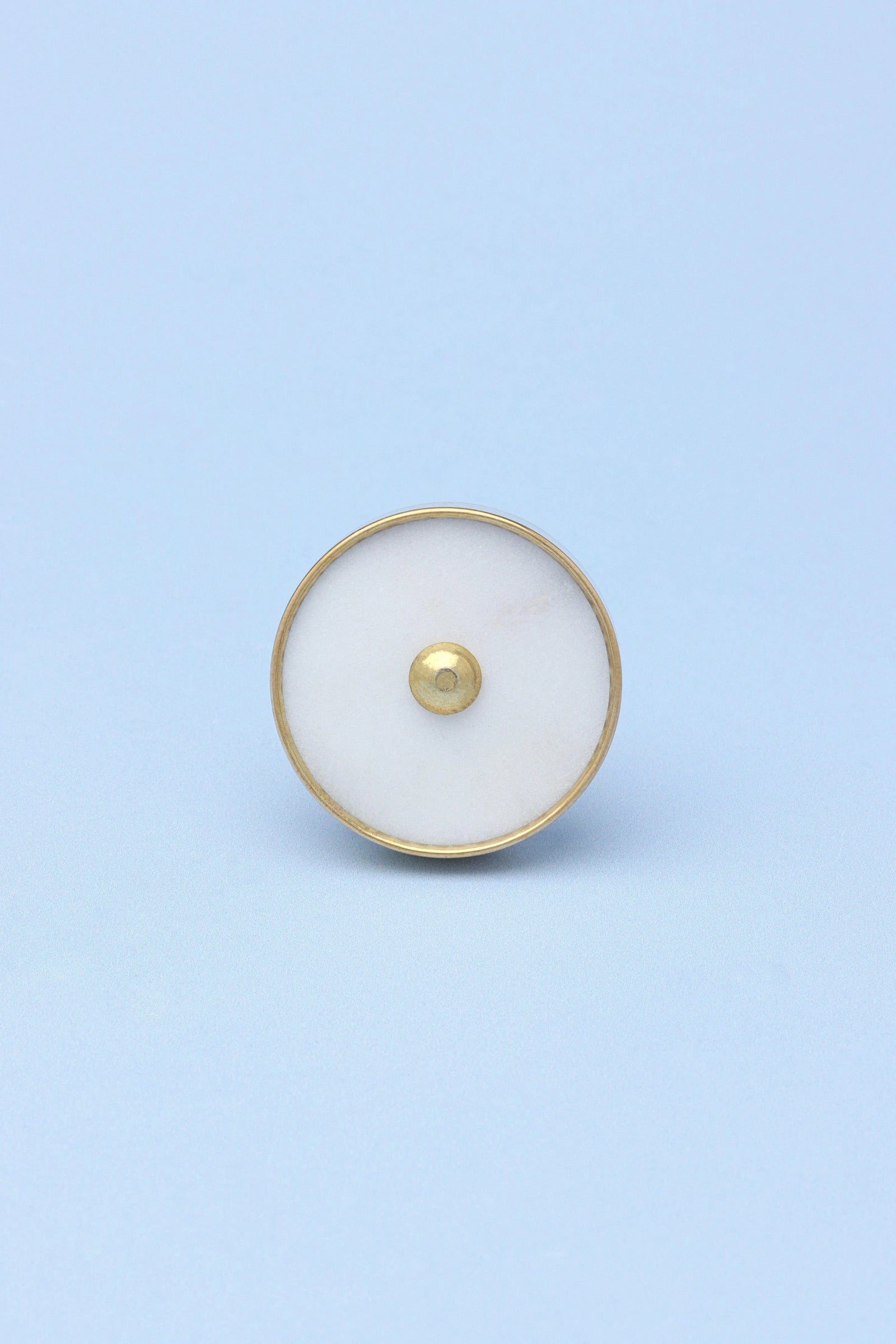 Attraente Brass Round Cabinet Pull Knob — lifestyle view, G Decor