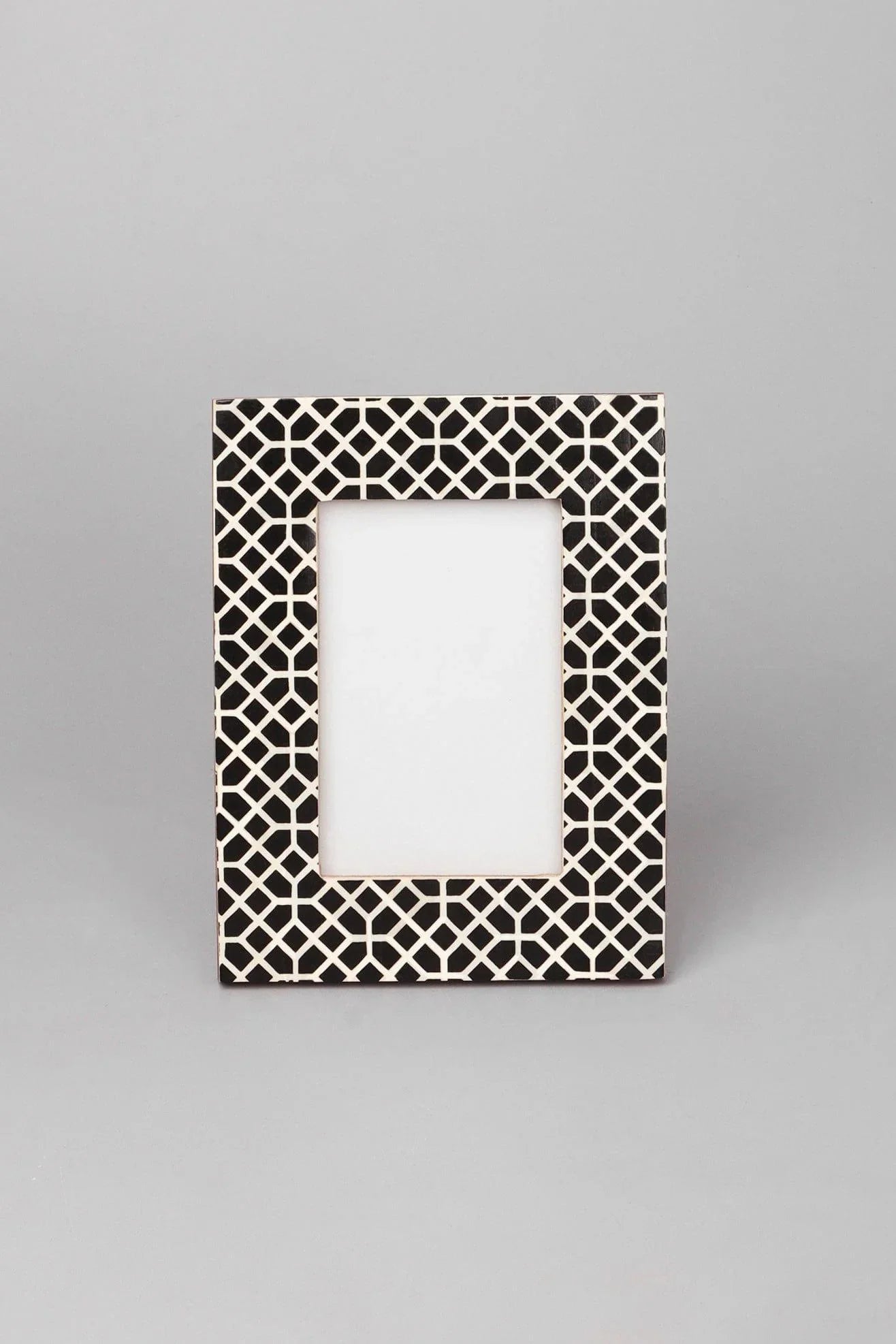 black-lace-handcrafted-photo-frame-snake-skin-picture-display-g-decor-70648 - G Decor