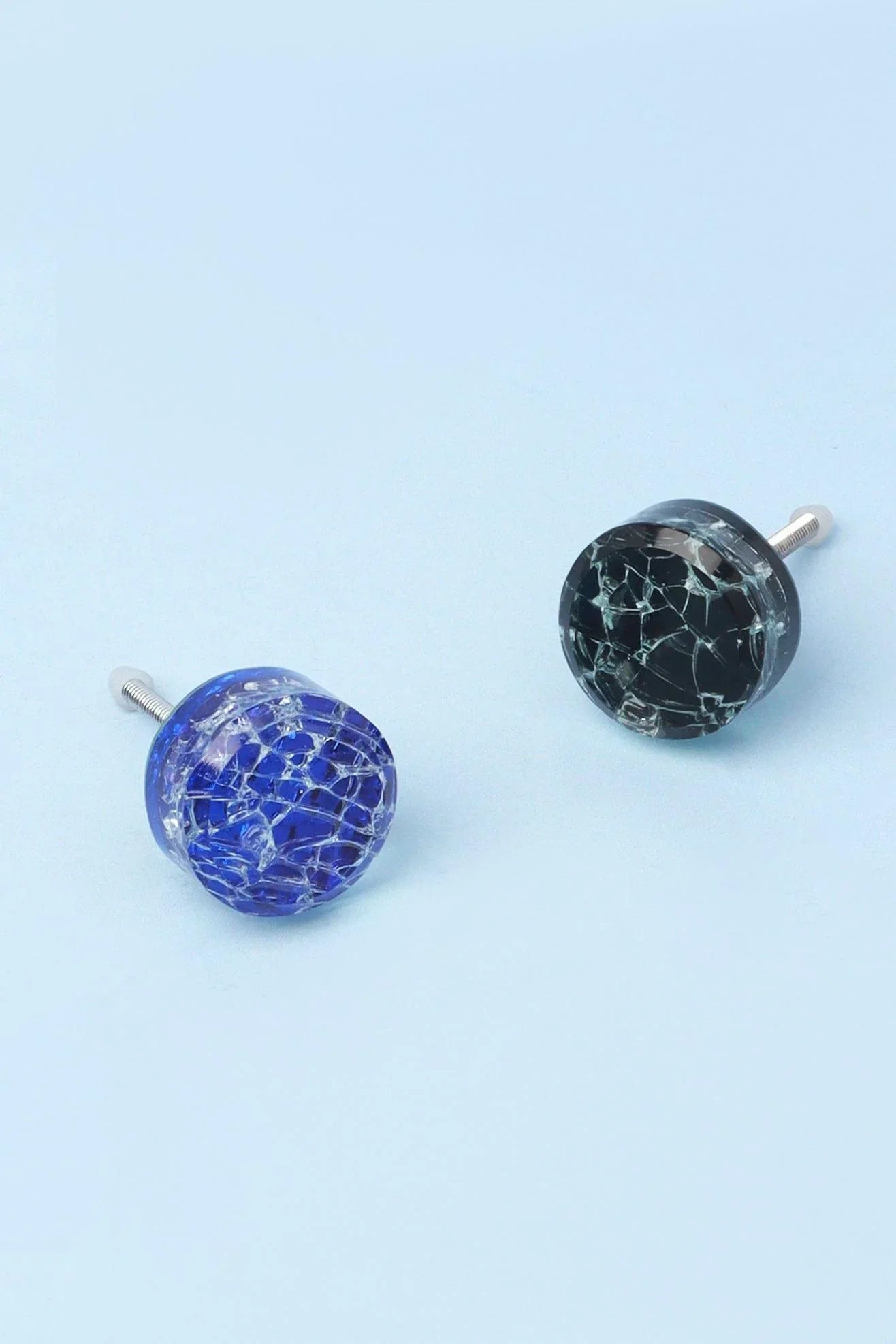 Cascadia Aurora Crystal Crackle Cabinet Knob in Dark — G Decor