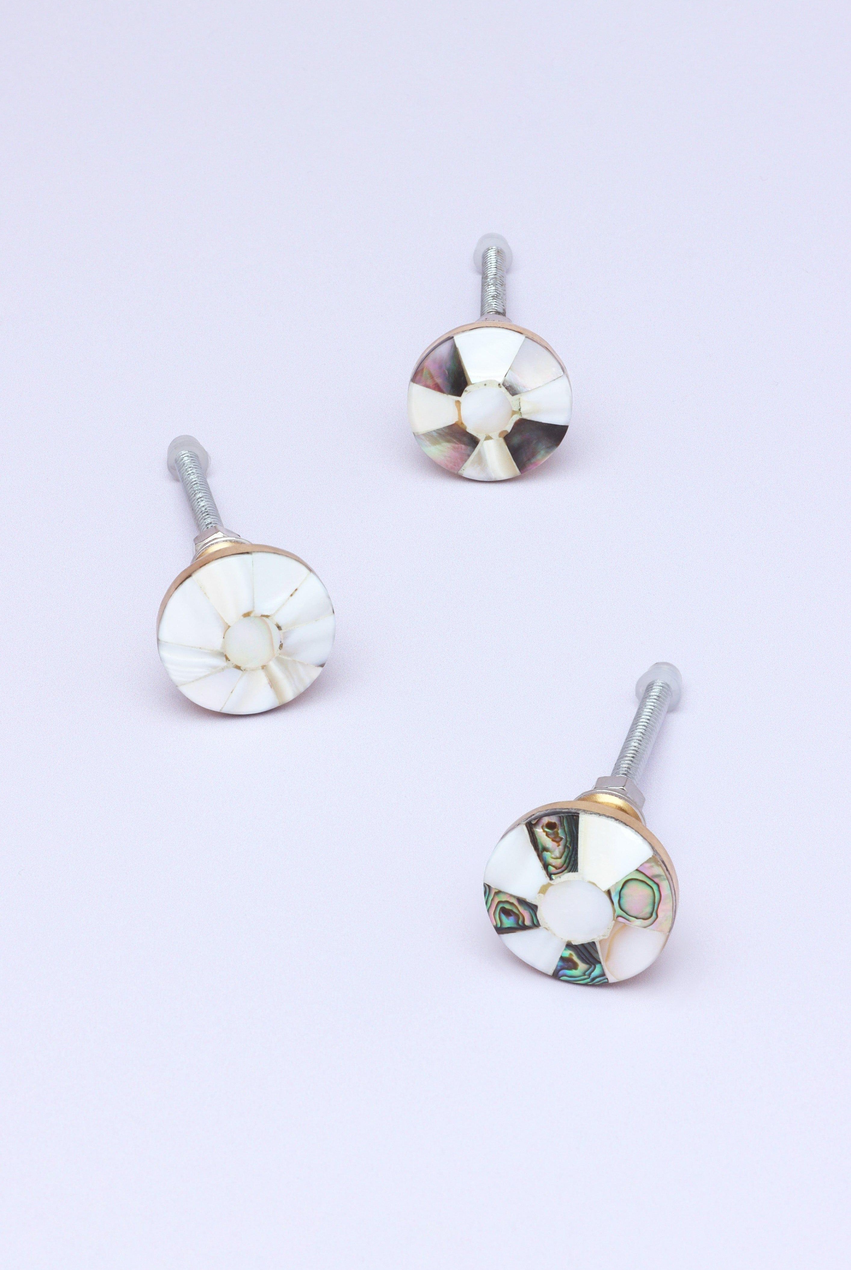 Cordelia Handcrafted Mother Of Pearl With Brass Gold Finish Pull Door Knob - G Decor