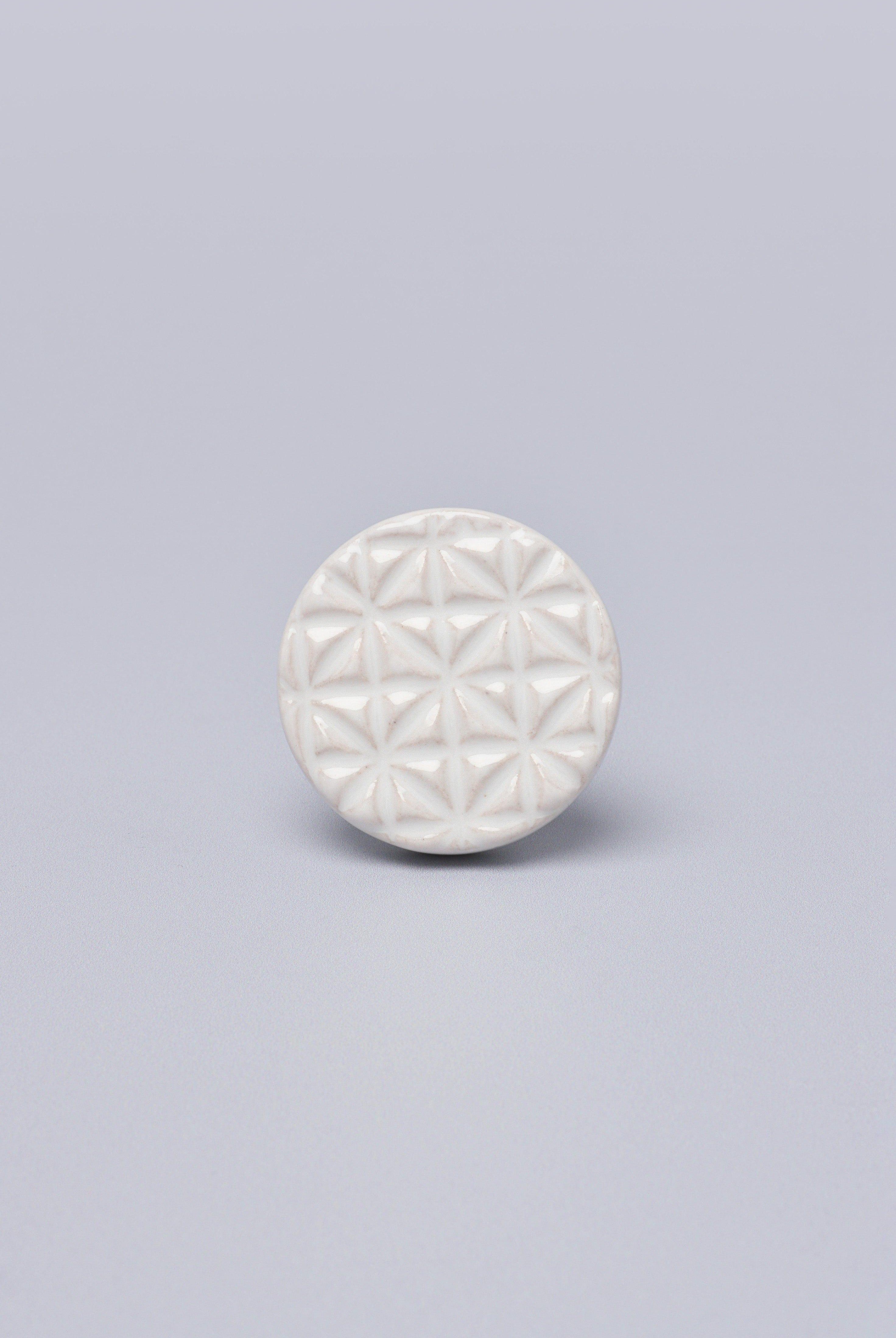 Divertido Handpainted Ceramic Door Knob In Minimalist Colour Palette - G Decor