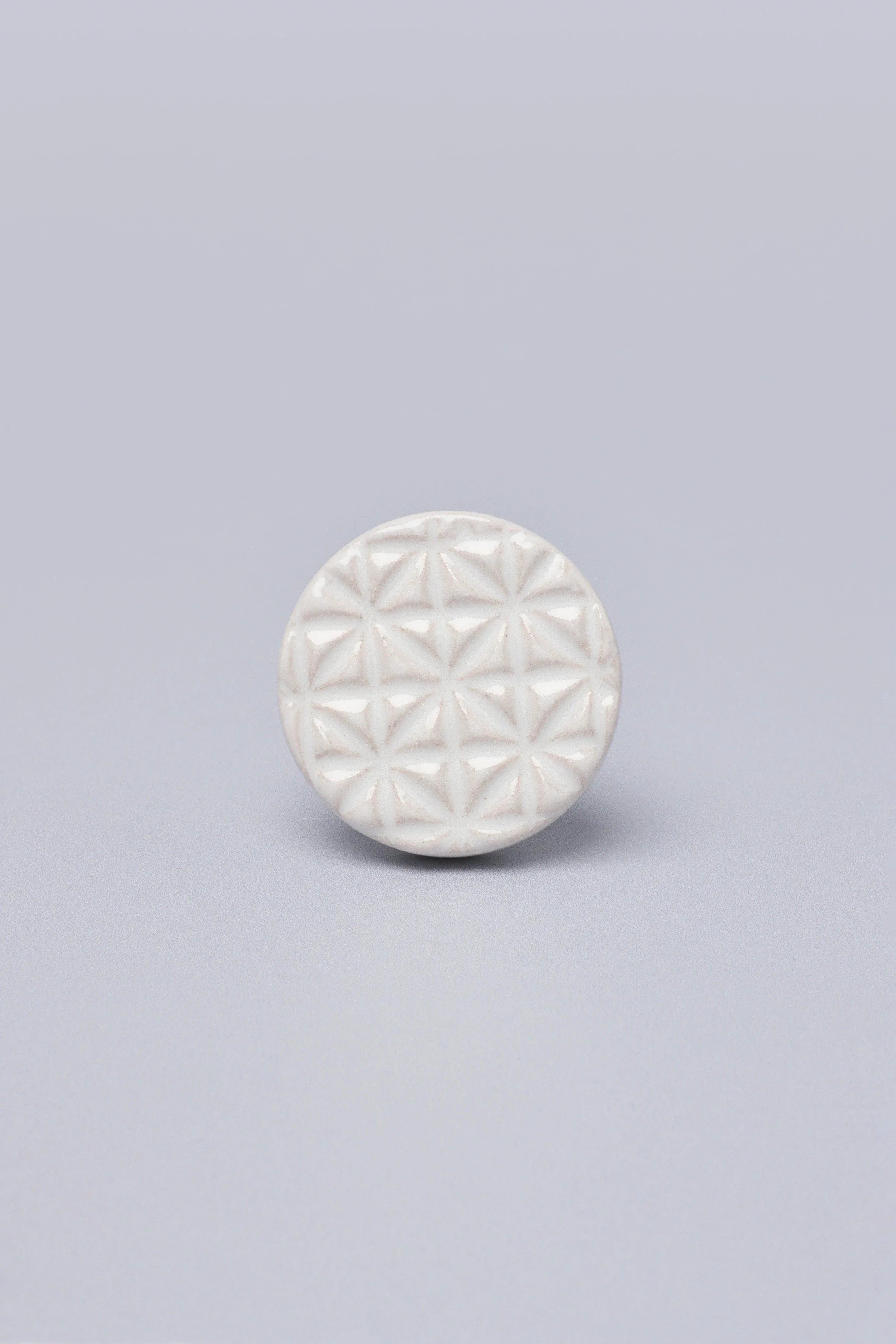 Divertido Handpainted Ceramic Door Knob In Minimalist Colour Palette - G Decor