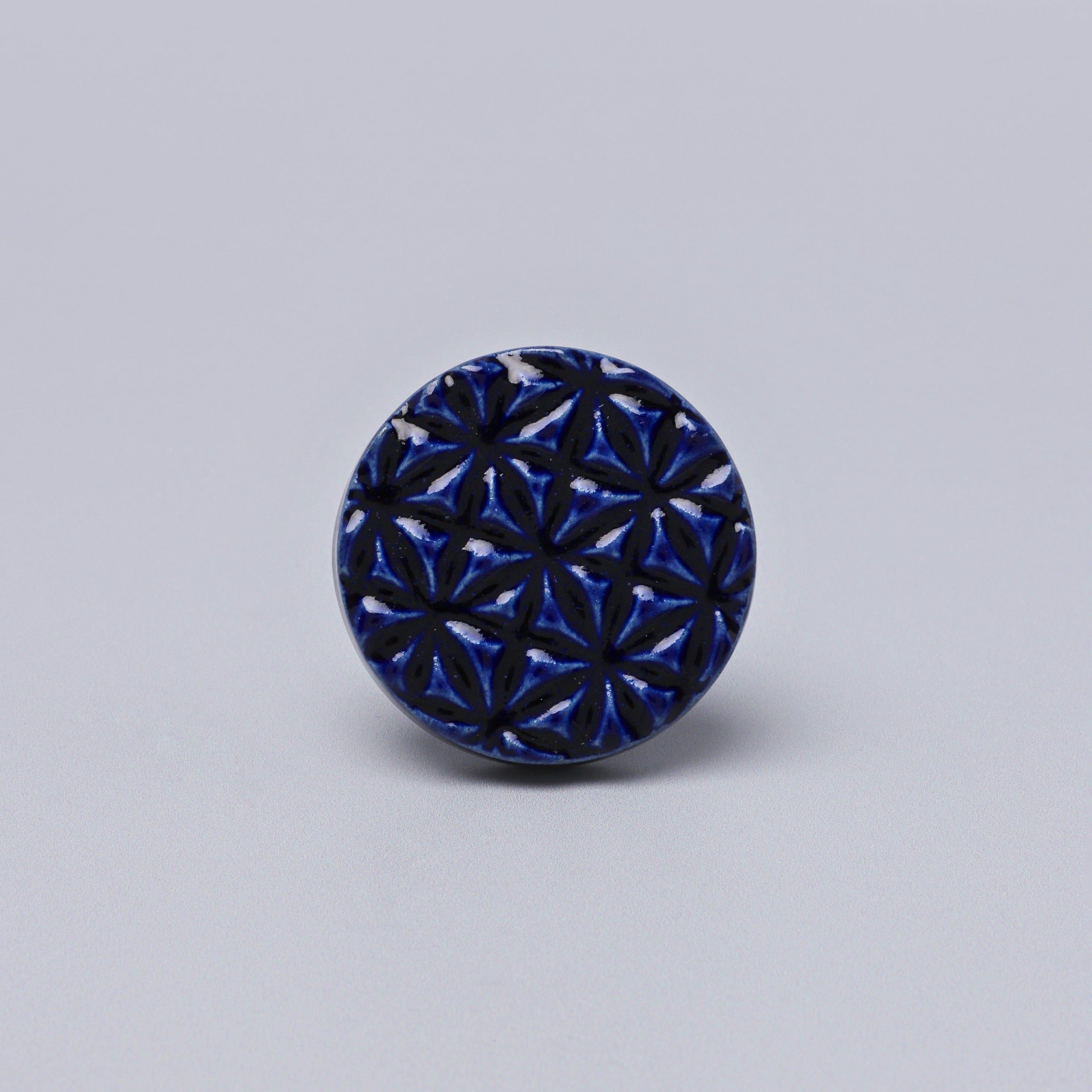 Divertido Handpainted Ceramic Door Knob In Minimalist Colour Palette - G Decor