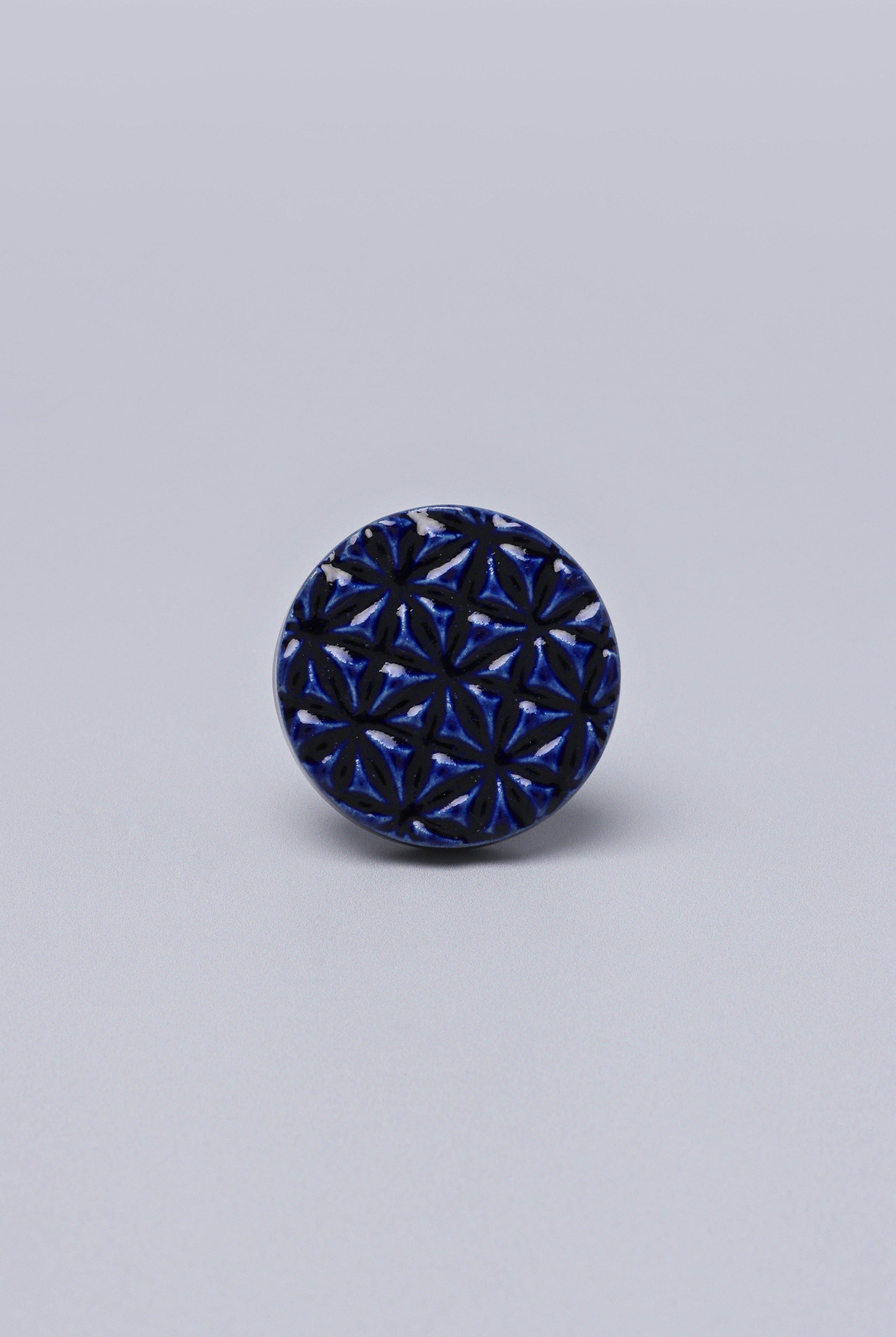 Divertido Handpainted Ceramic Door Knob In Minimalist Colour Palette - G Decor