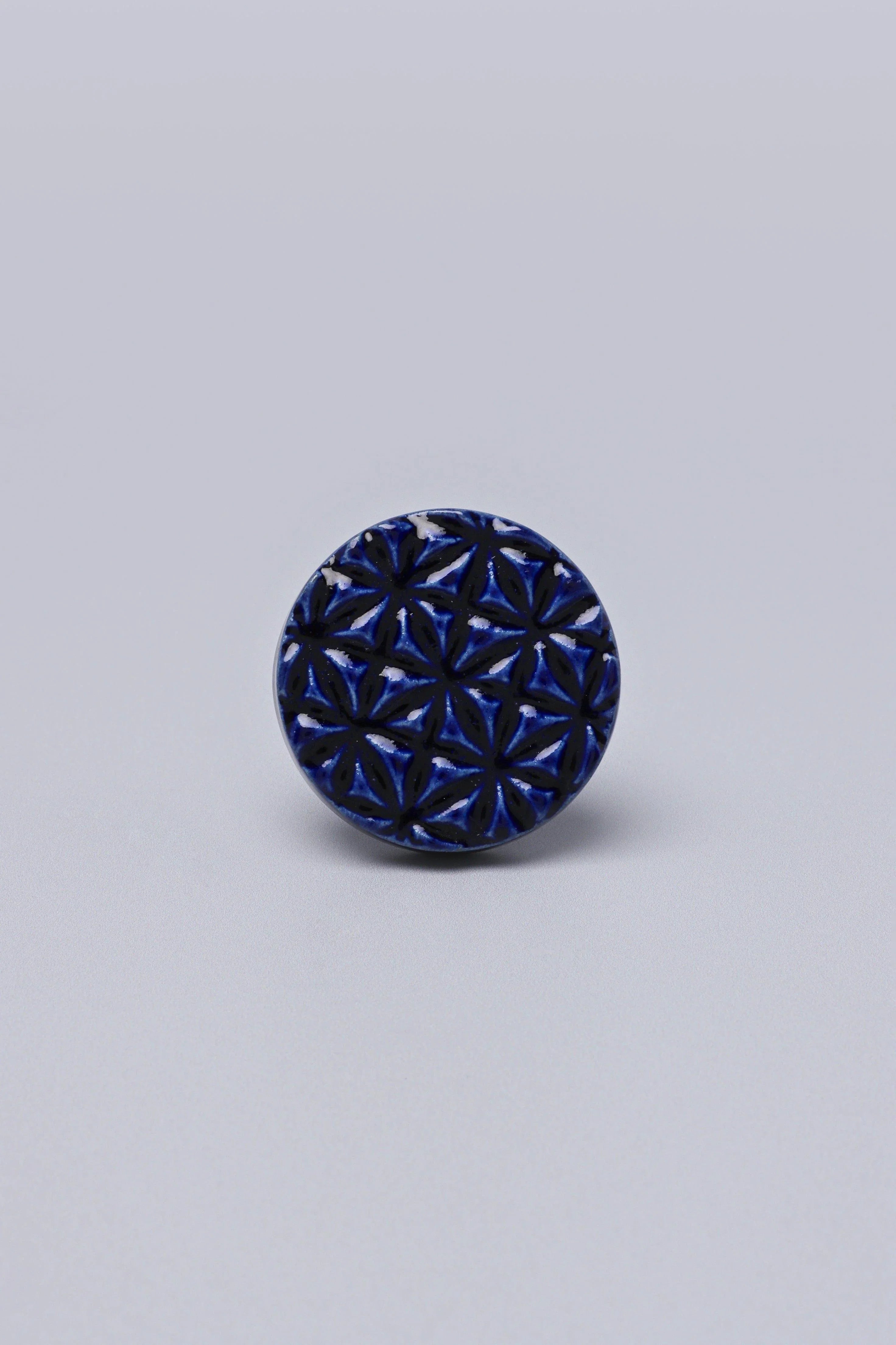 Divertido Handpainted Ceramic Door Knob In Minimalist Colour Palette - G Decor