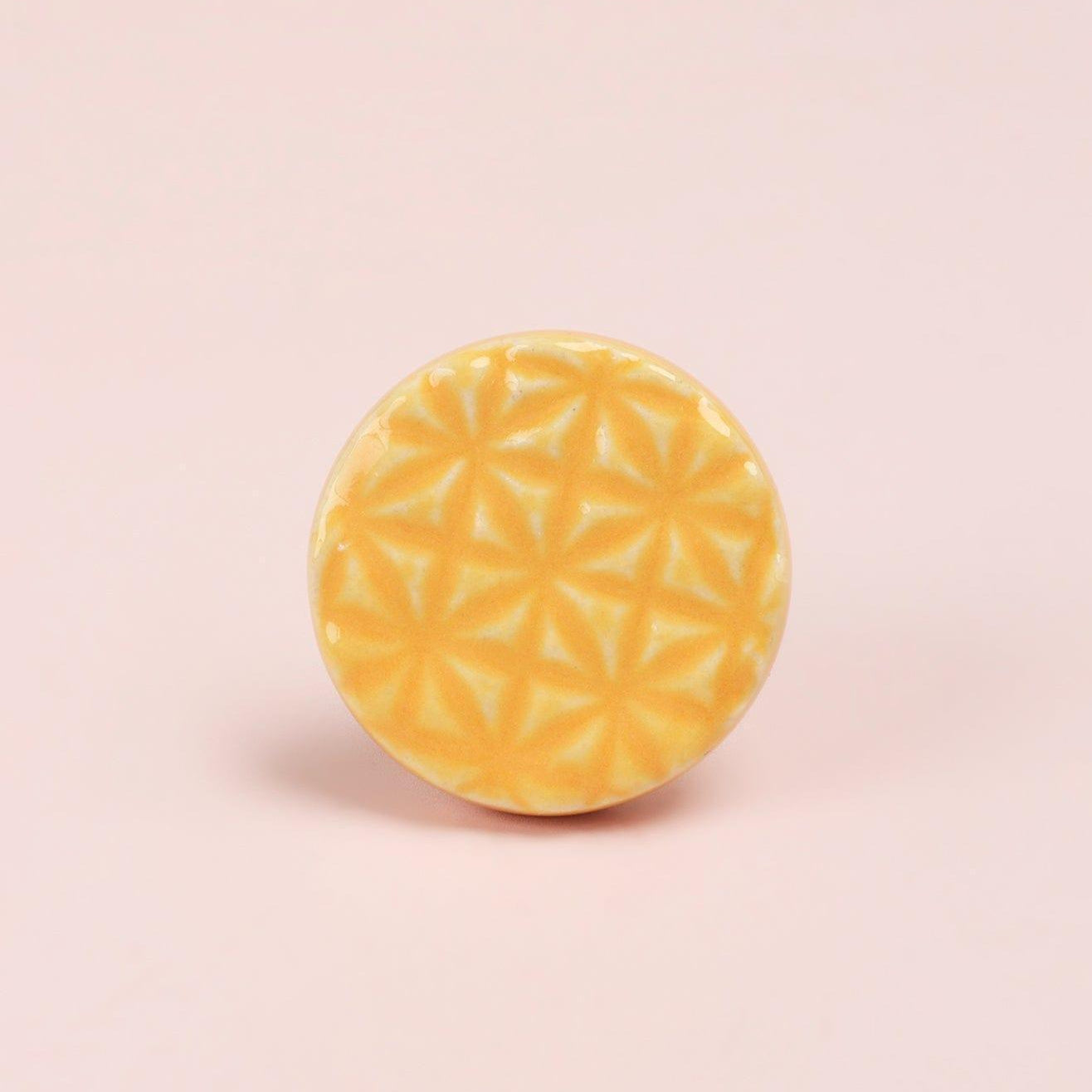 Divertido Handpainted Ceramic Door Knob In Pastel Collection - G Decor