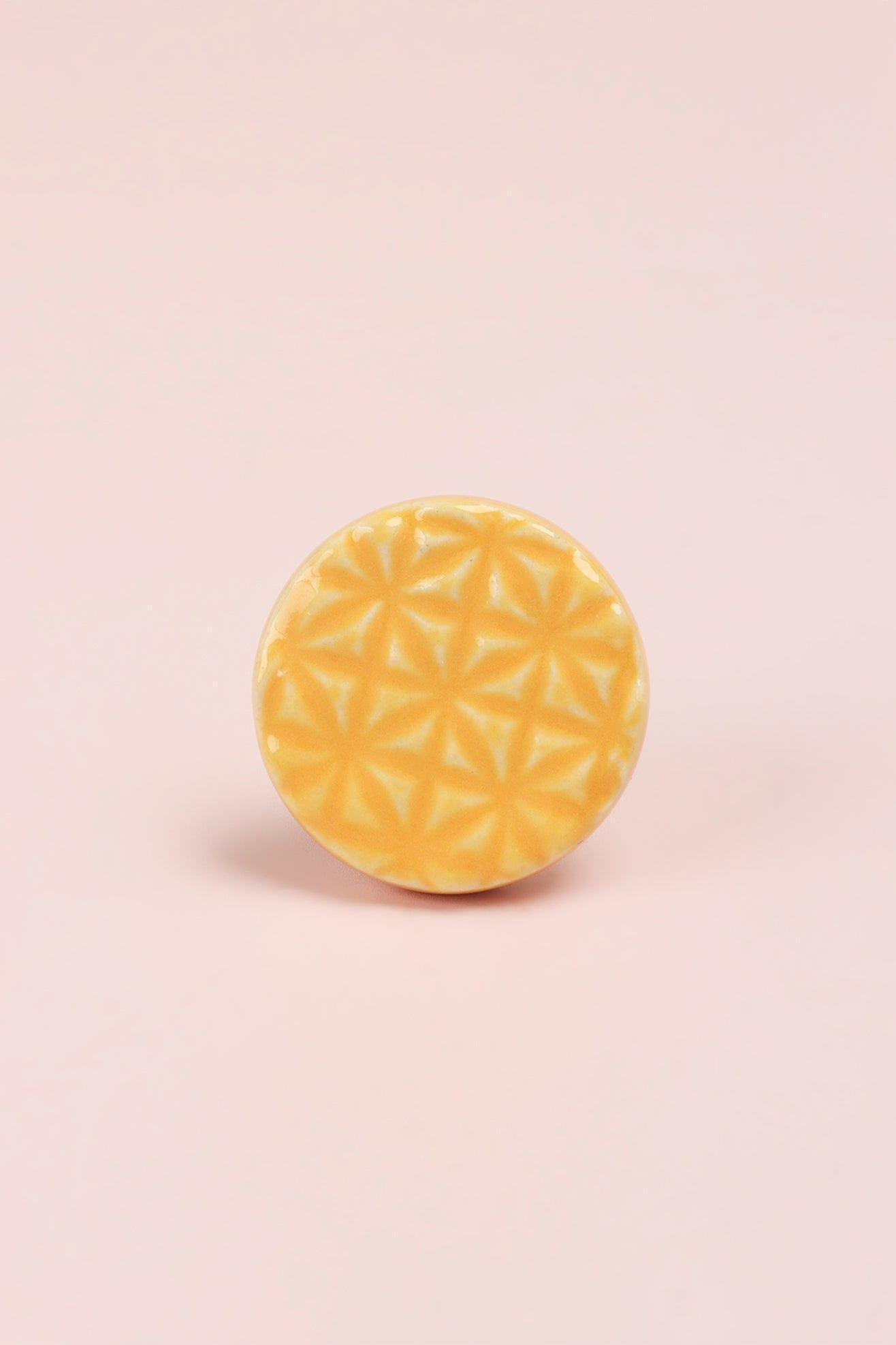 Divertido Handpainted Ceramic Door Knob In Pastel Collection - G Decor