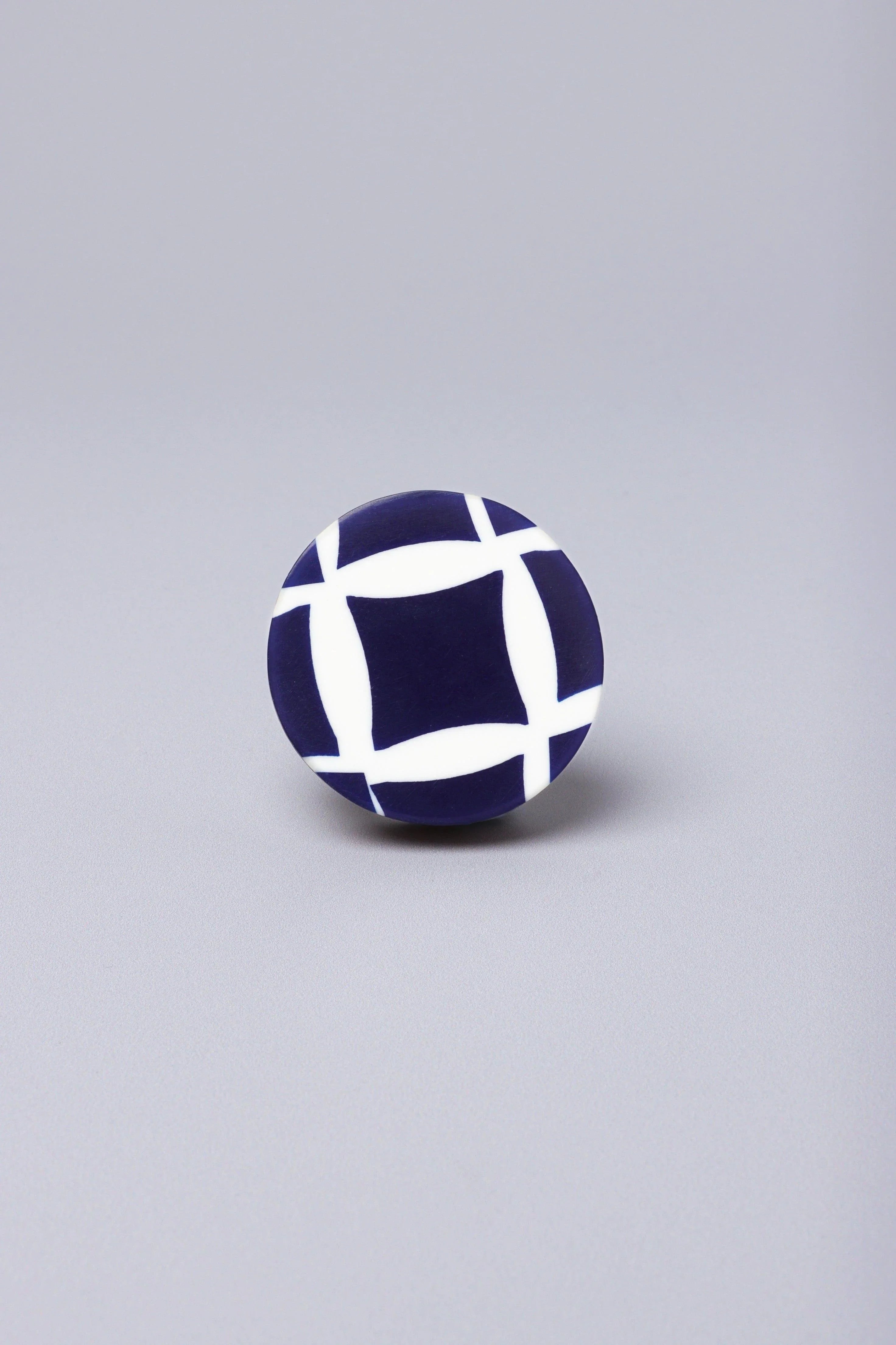 dizzy-mosaic-grid-pattern-delights-handle-door-knob-g-decor-16483 - G Decor