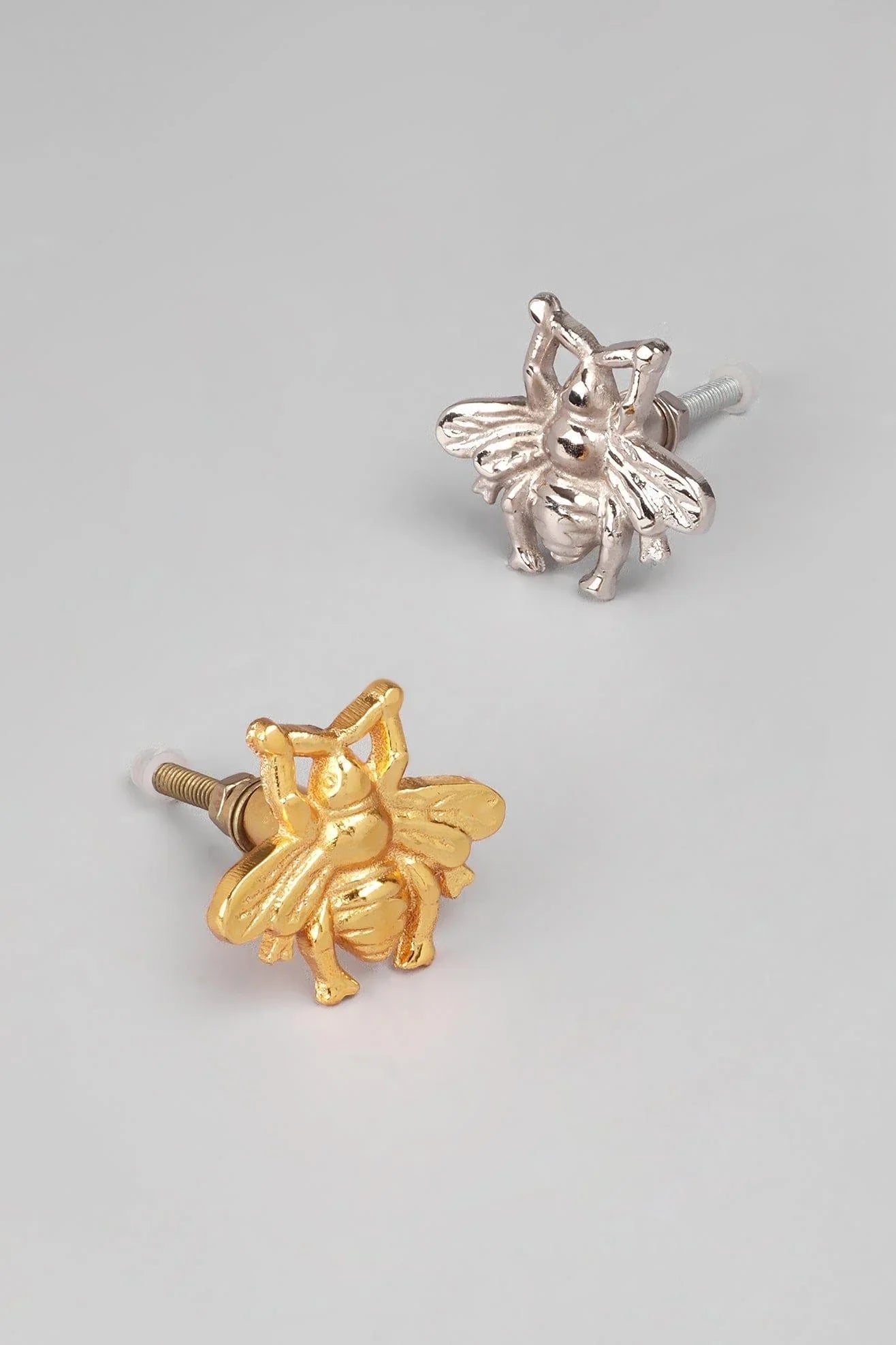 handcrafted-queen-bee-gold-and-silver-cabinet-knob-elegant-drawer-handle-g-decor-16660 - G Decor