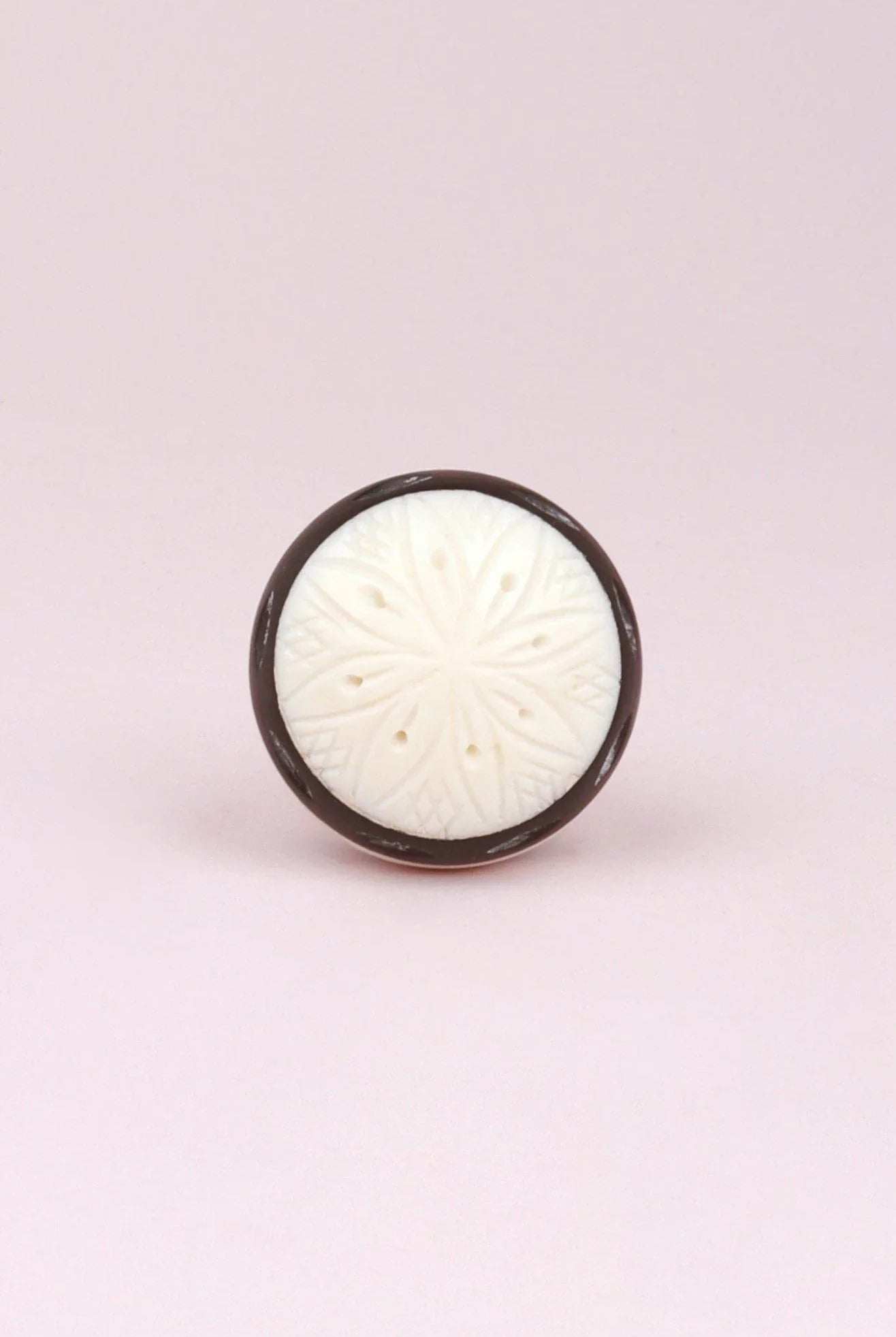 Ivory Horn Bone Door Knobs Refined Cupboard & Drawer Accessories - G Decor