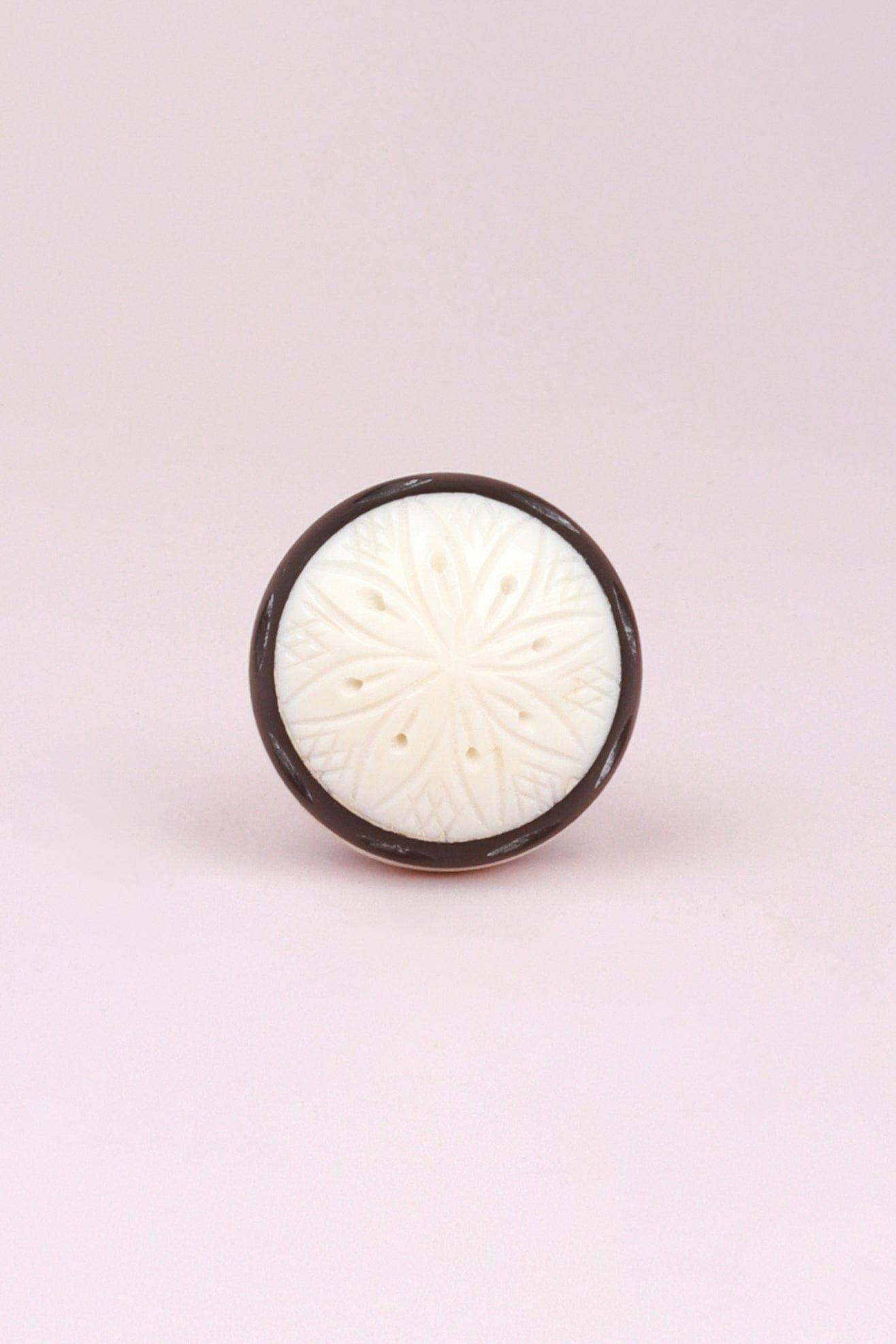 Ivory Horn Bone Door Knobs Refined Cupboard & Drawer Accessories - G Decor