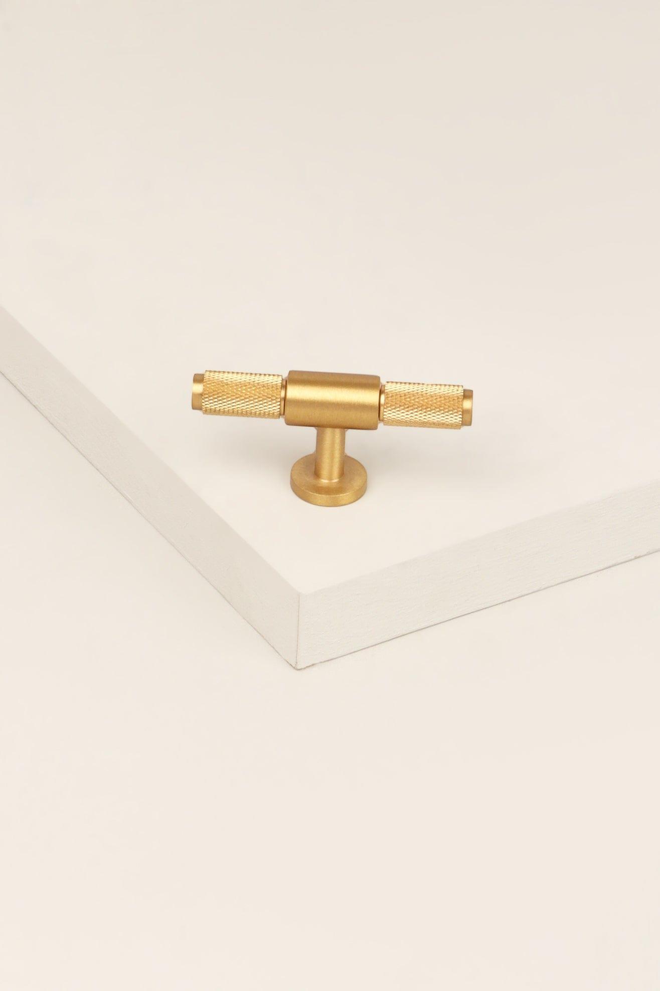 Mayfair Knurled Solid Brass Knurled Single T Bar Handle - G Decor