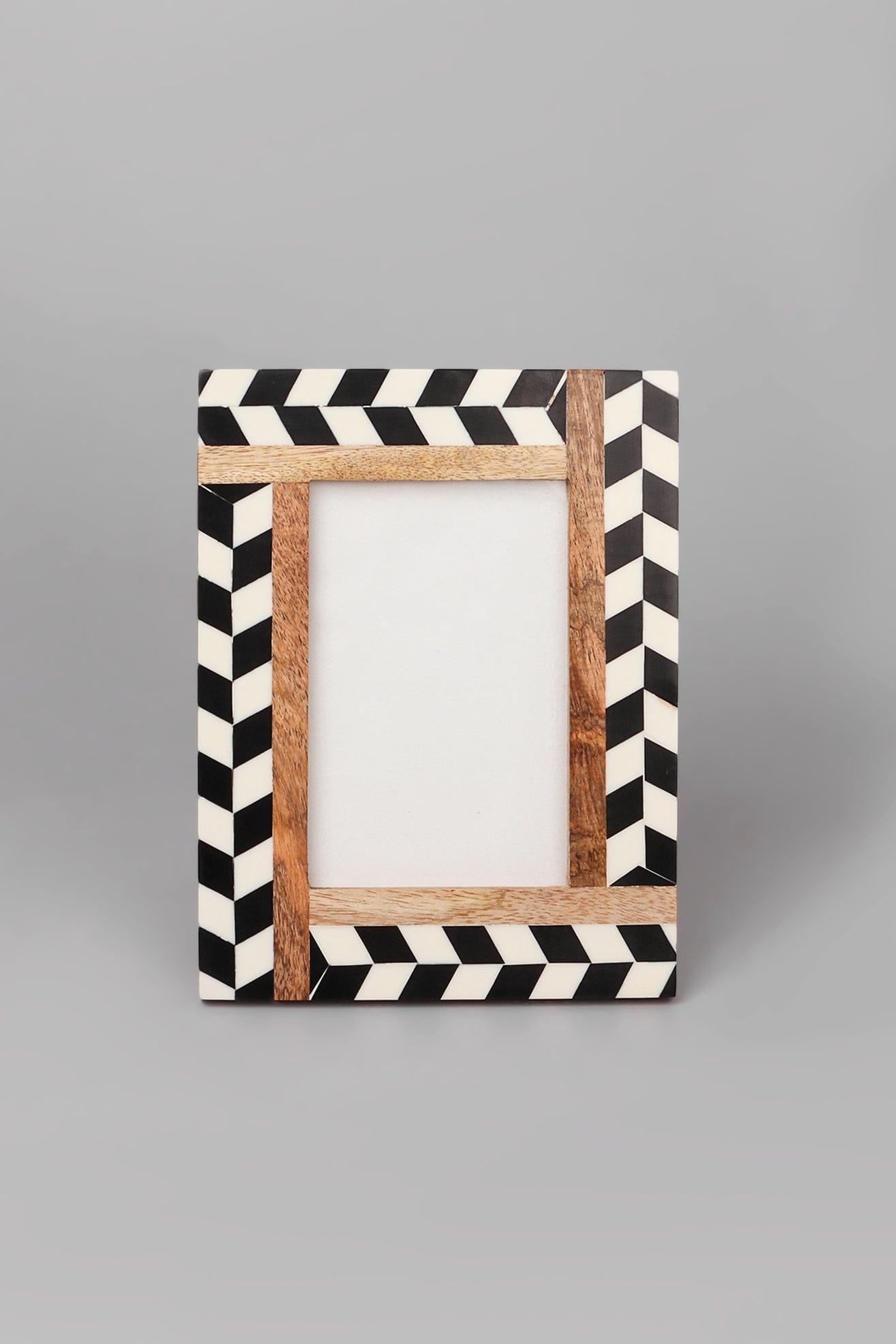 Noir Handcrafted Black & White Chevron Photo Frame Classic Picture Display - G Decor