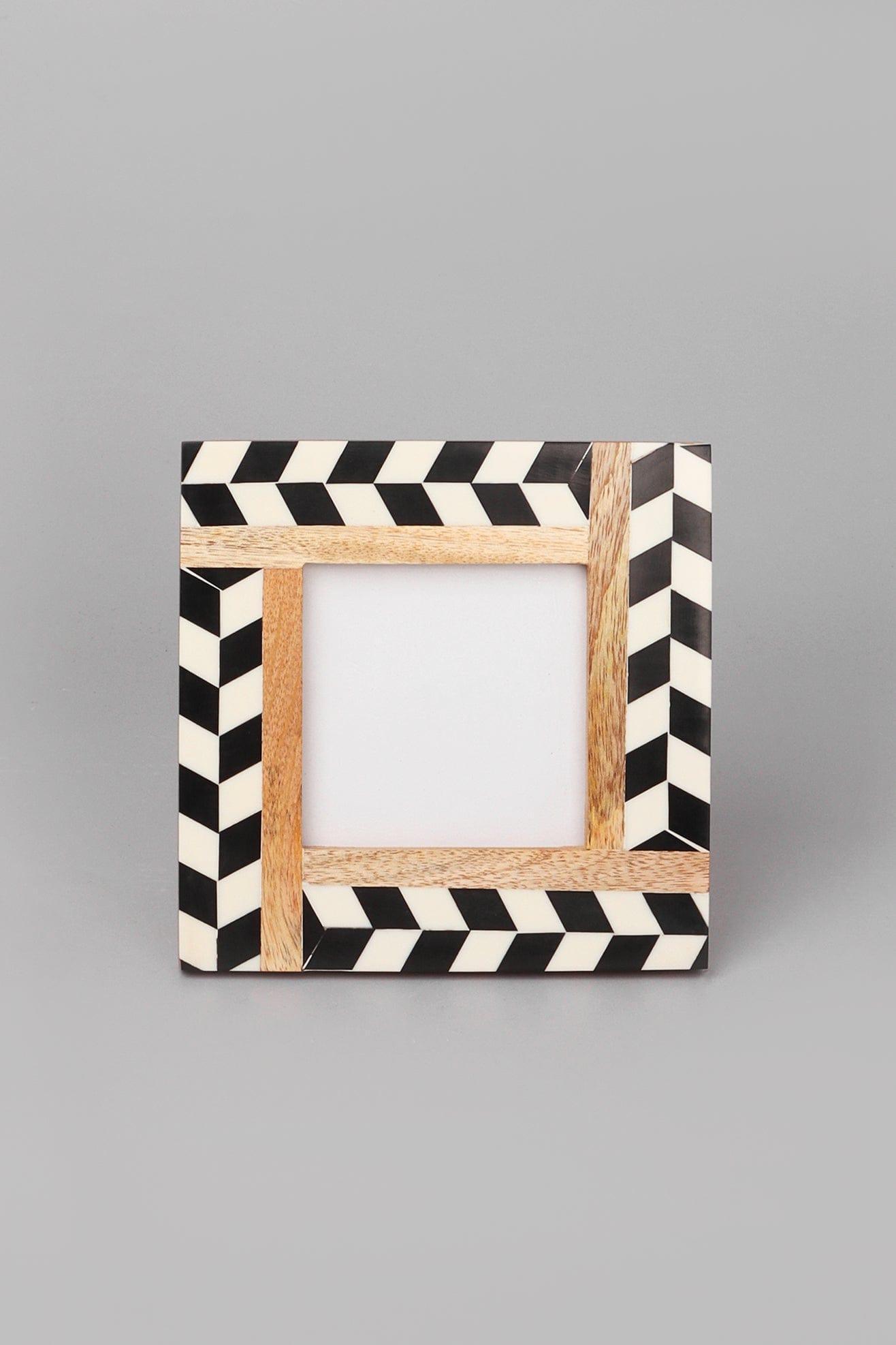 Noir Handcrafted Black & White Chevron Photo Frame Classic Picture Display - G Decor