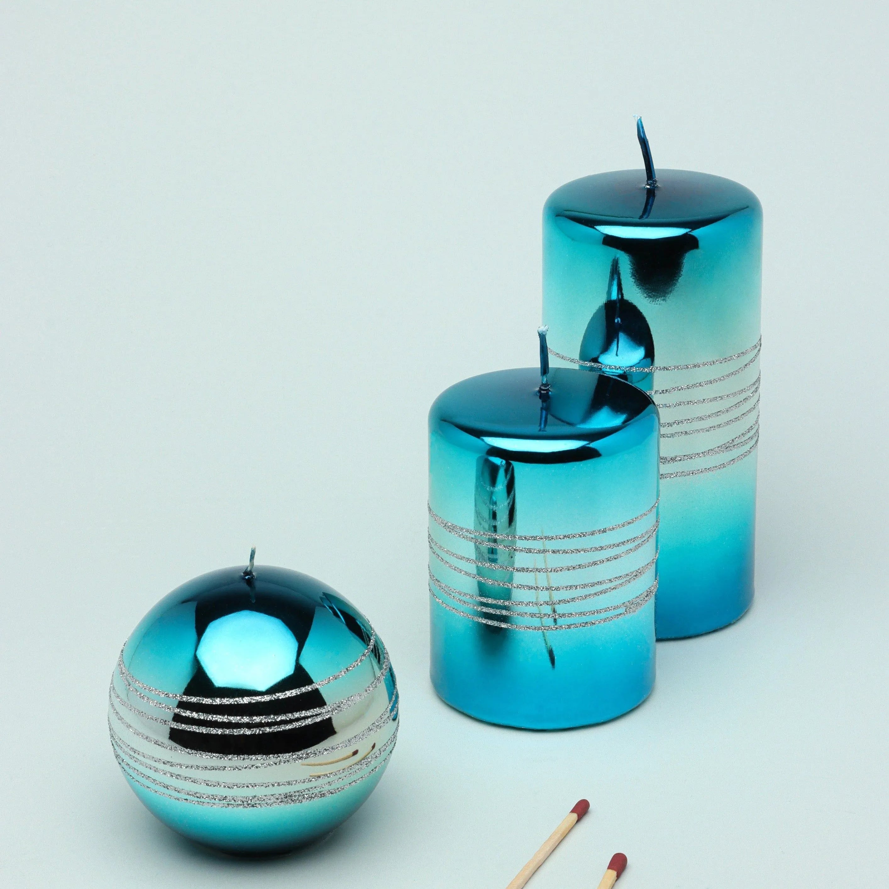Roselane Mirror Glass Effect Limited Edition Hand-Finished Silver Stripe Glitter Pillar Candle – Oceanic Blue - G Decor