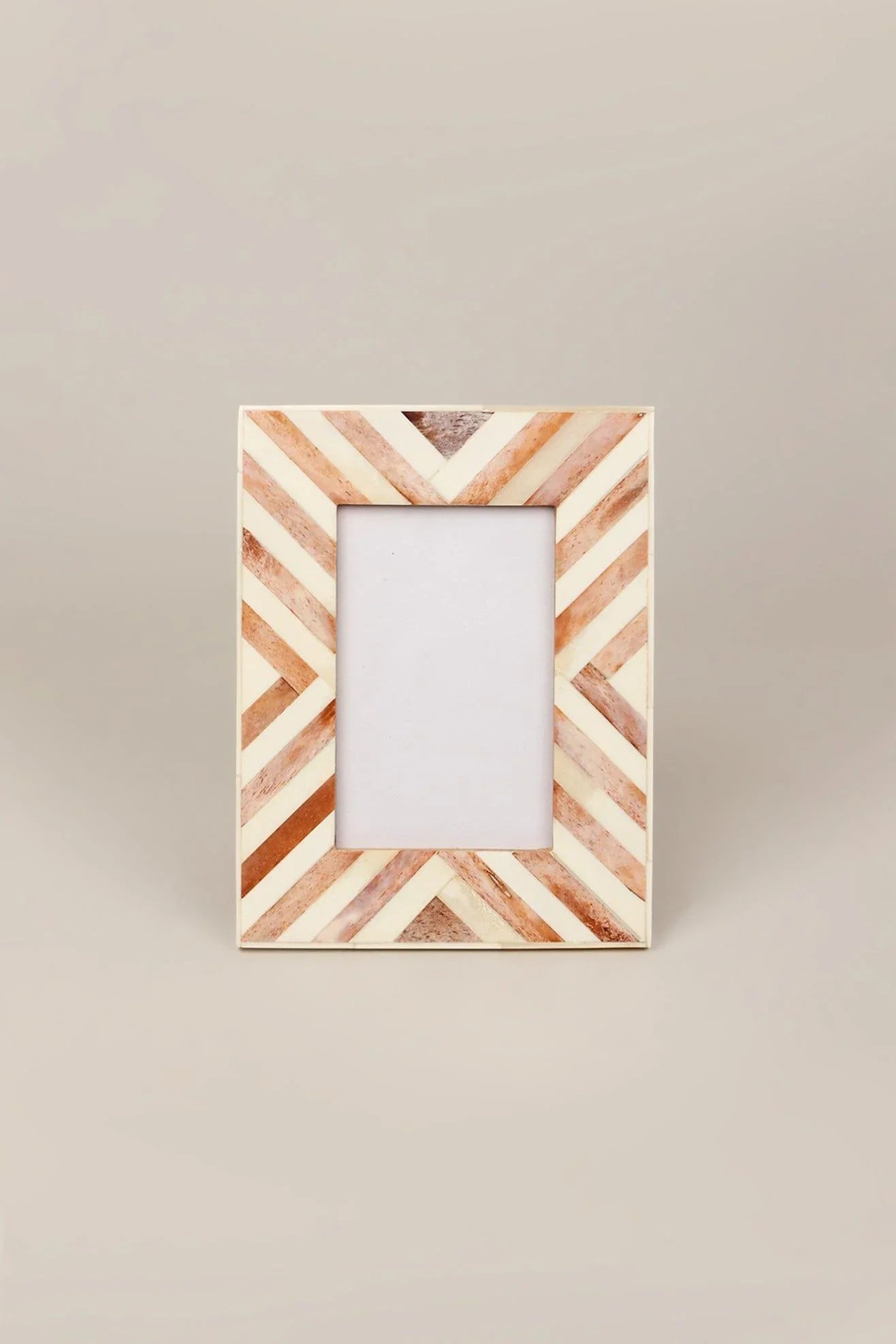 santa-fe-handmade-horn-bone-and-wood-chevron-photo-frame-southwest-picture-display-g-decor-62711 - G Decor